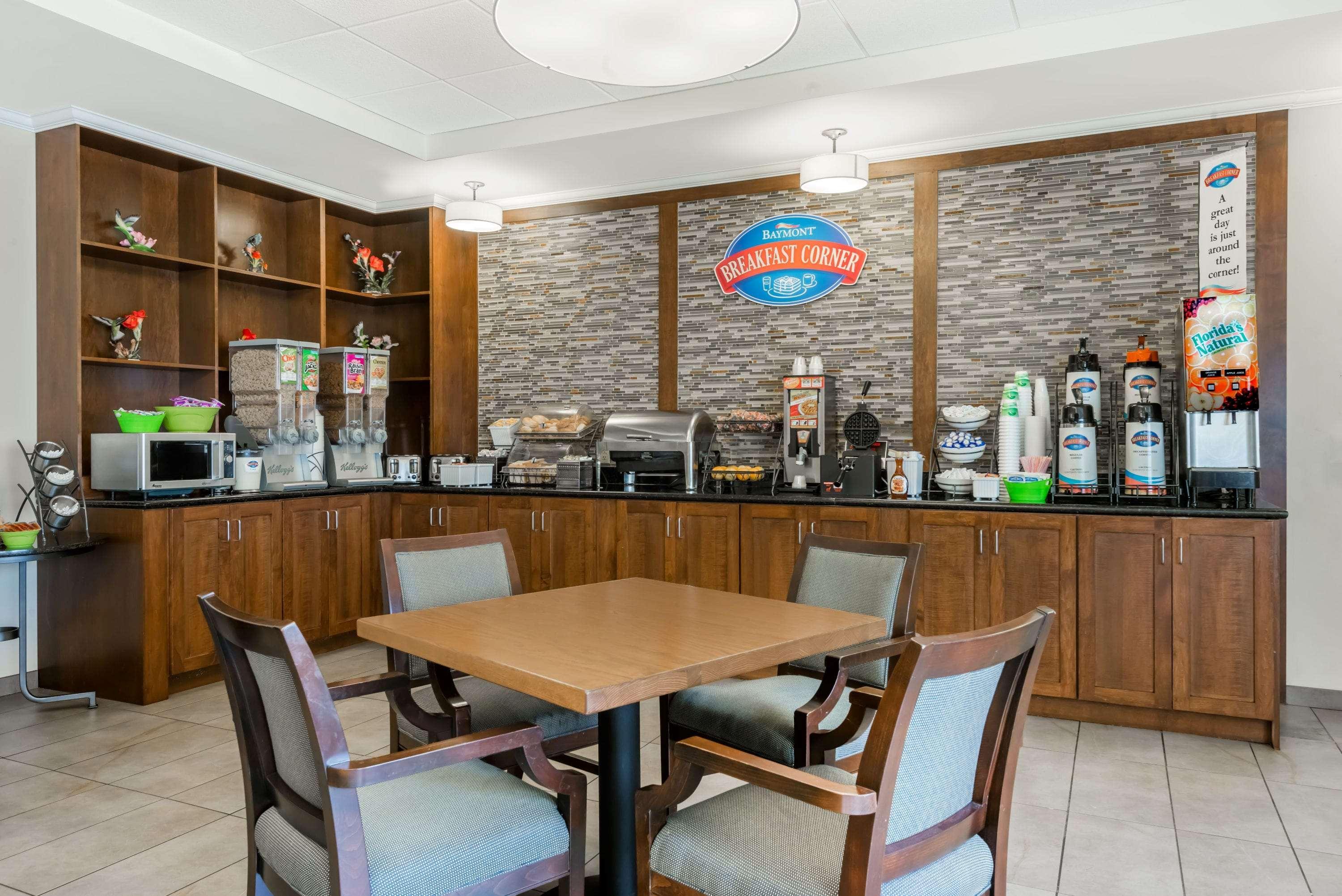 Restaurant Baymont by Wyndham Erie