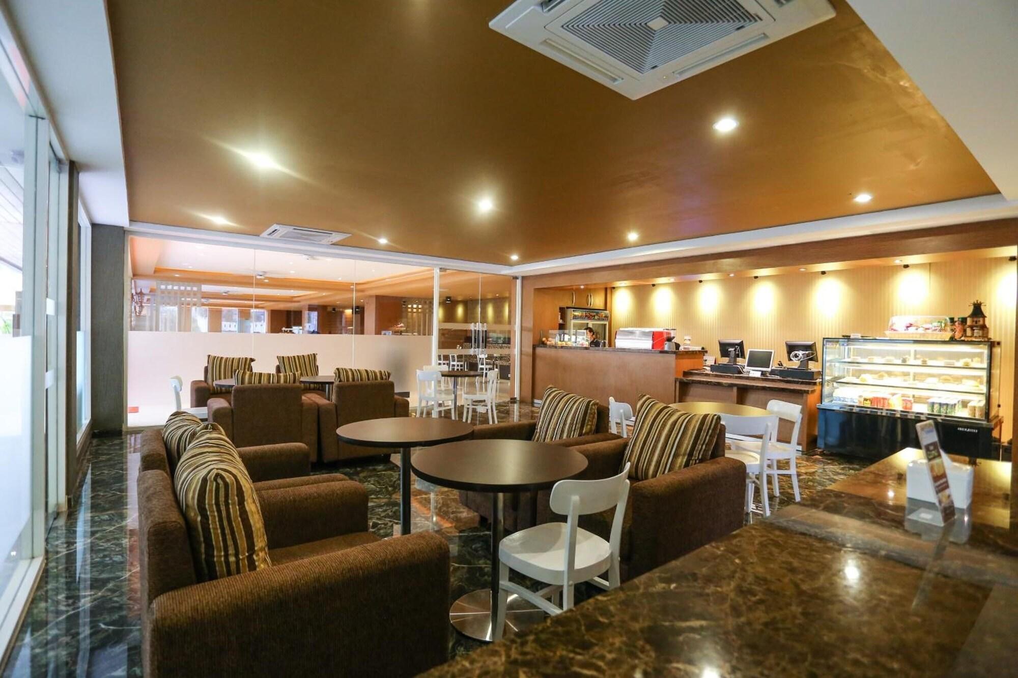 Vista Lobby Sylvia Hotel Premier Kupang