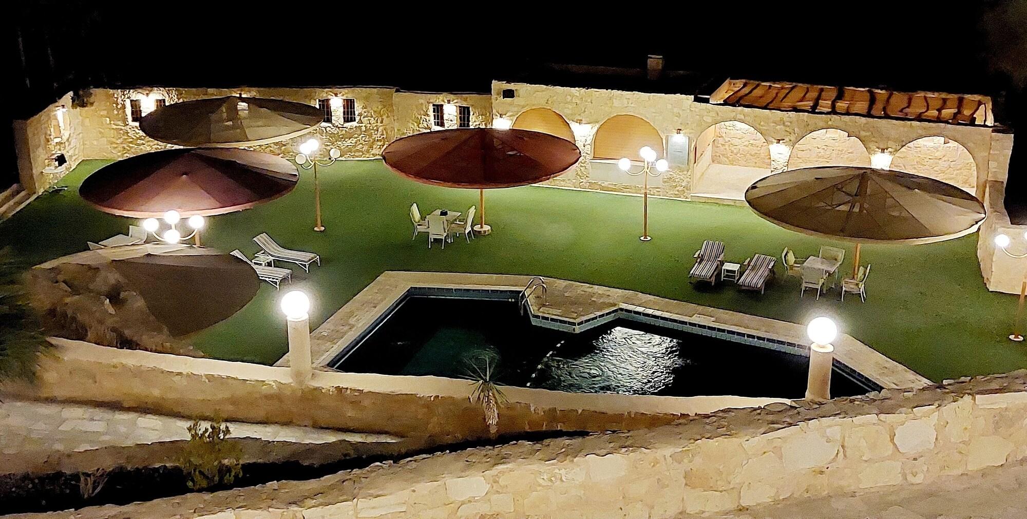 Vista Piscina Hayat Zaman Hotel & Resort