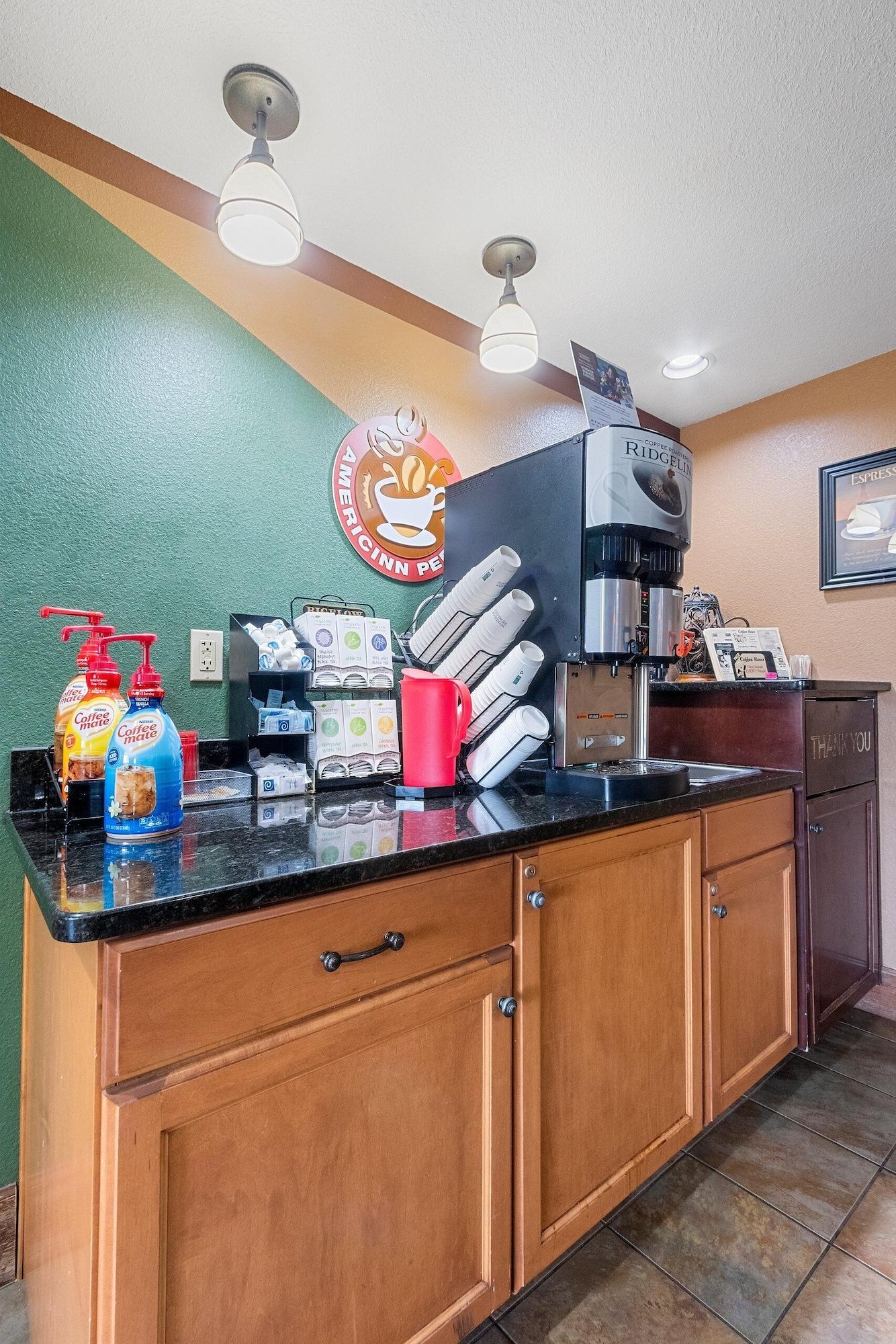 Restaurant AmericInn by Wyndham Green Bay East