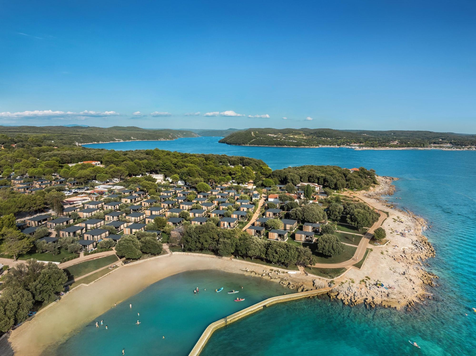 Vista Exterior Maistra Camping Koversada Covered Mobile homes