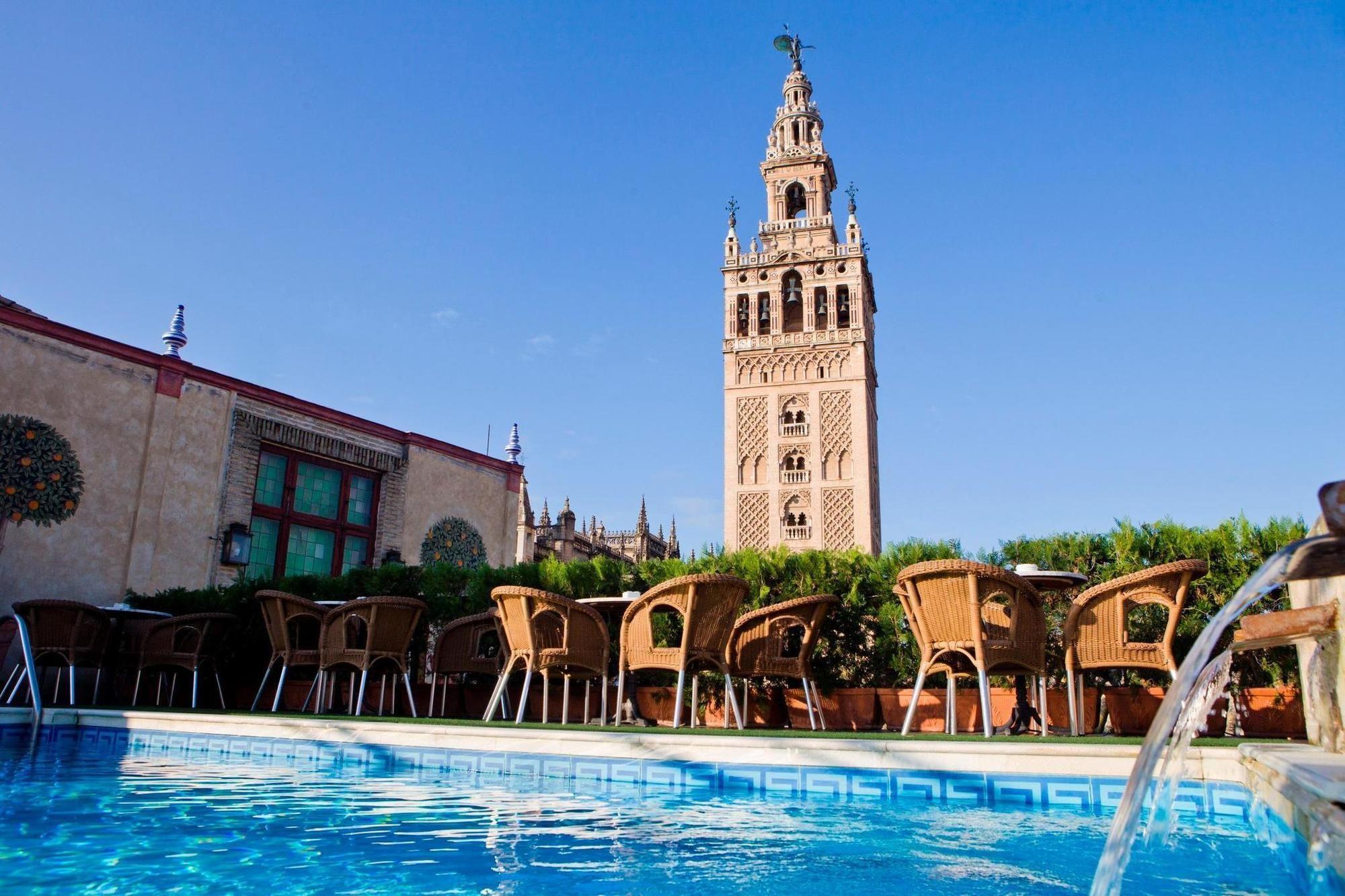 Vista da piscina Hotel Doña Maria