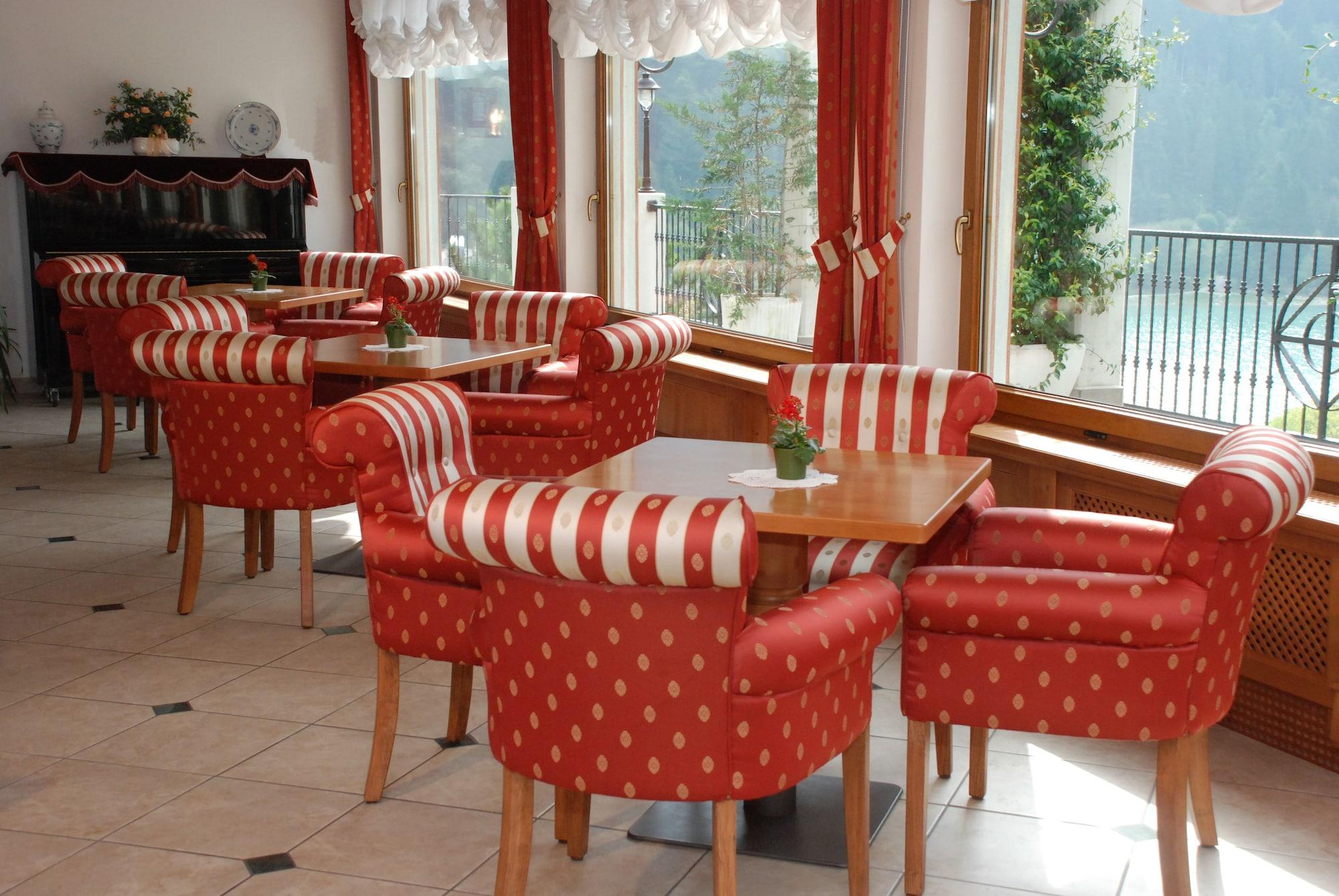 Vista Lobby Hotel Ariston