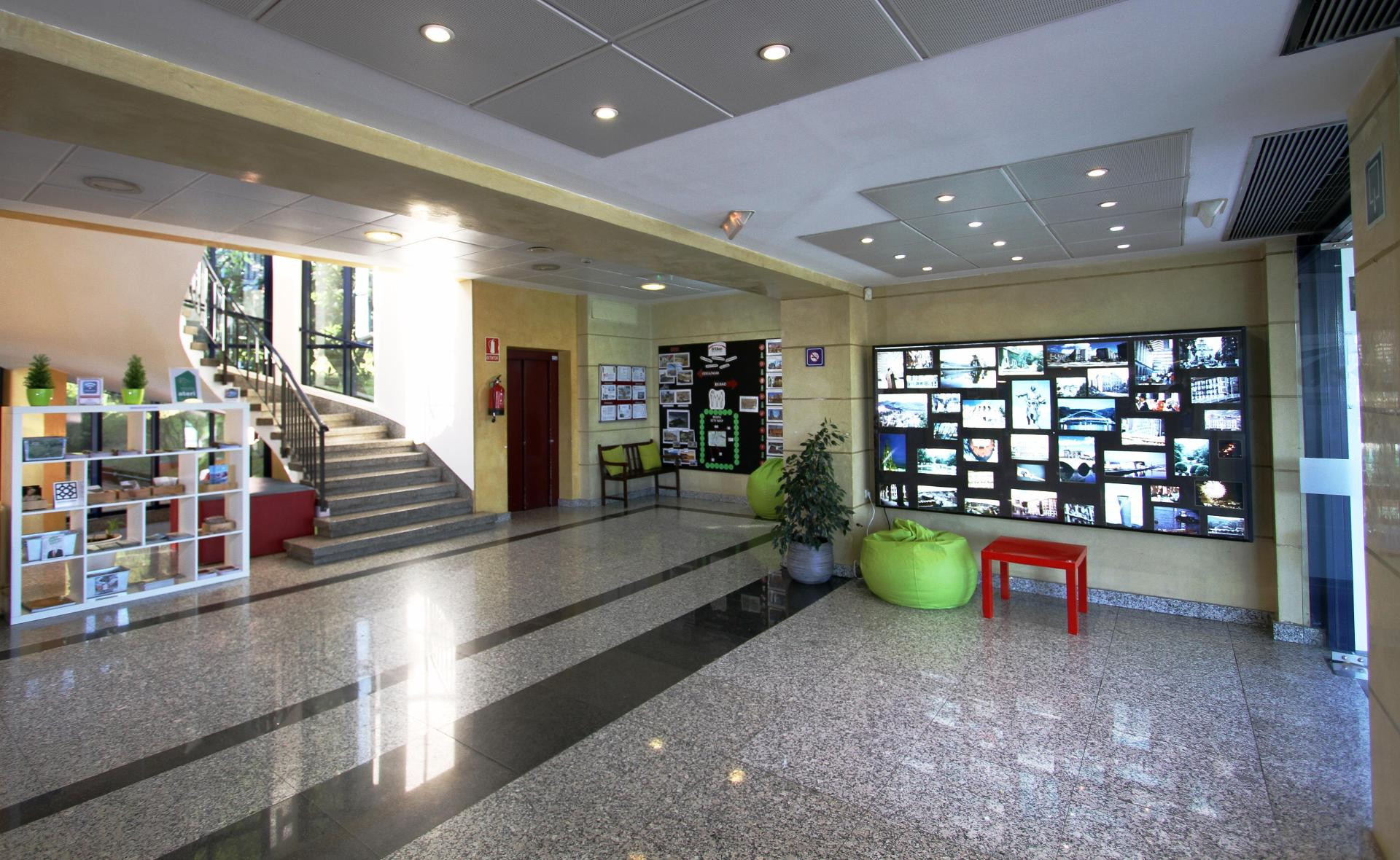 Vista Lobby Bilbao Hostel