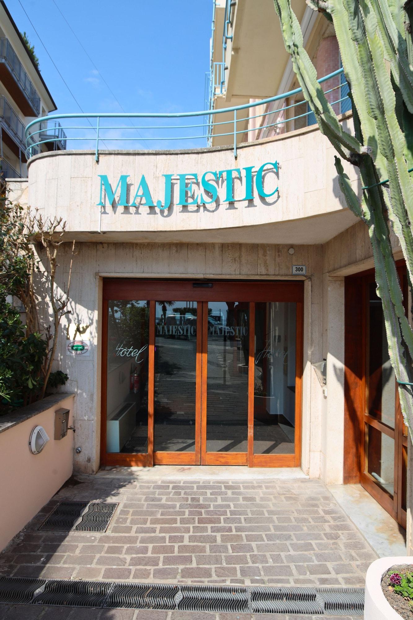 Vista Exterior Hotel Majestic by LVG Hotel Collection