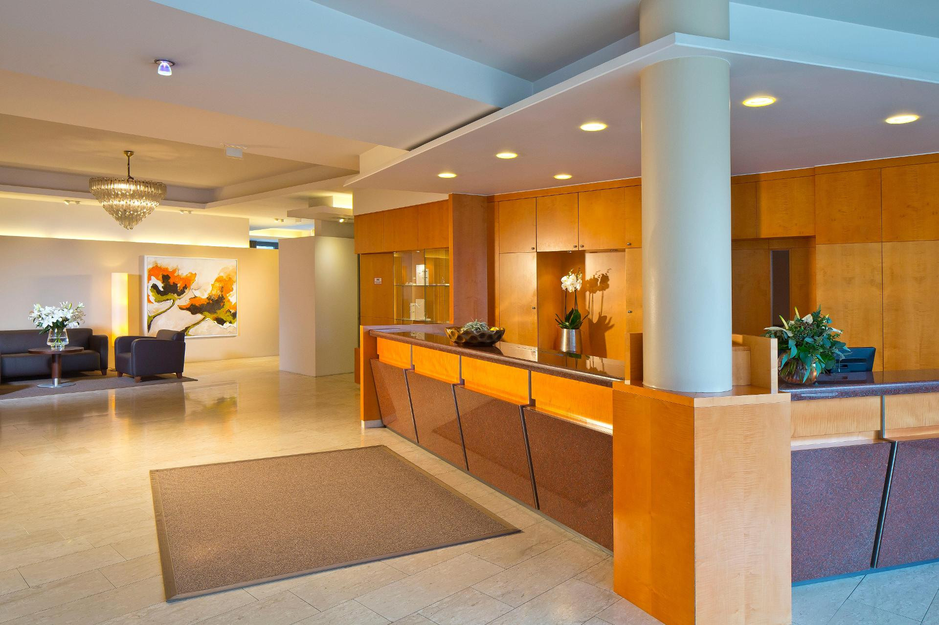 Vista Lobby Penz Hotel West