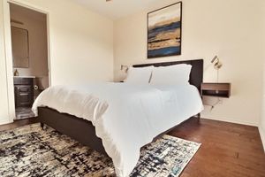 Alquiler Vacacional - Stylish 5-BR Villa w/ Pool & Hot Tub - 5 min from the lake!