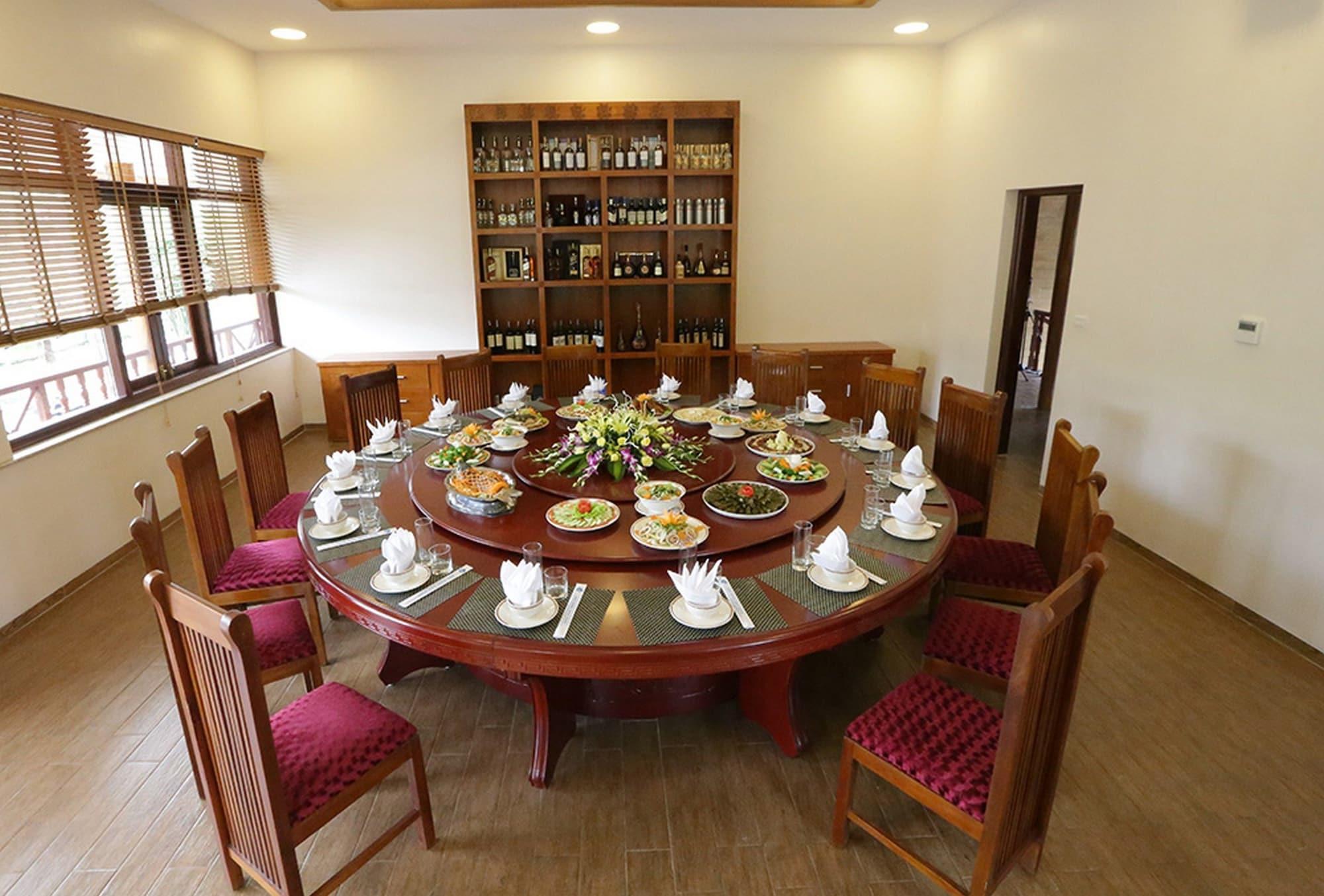 Restaurant Hoa Binh Hotel