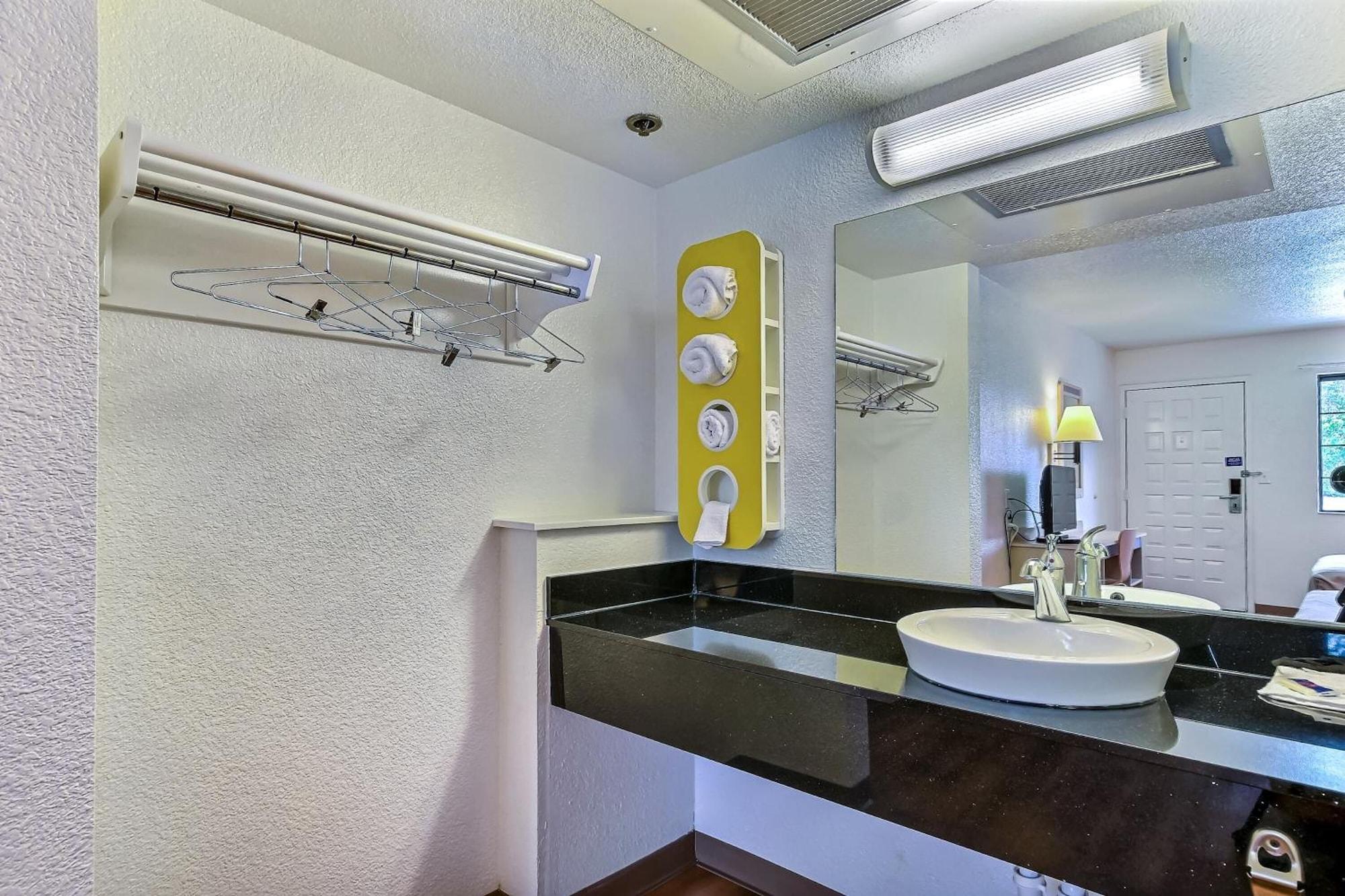 Equipamiento de Habitación Super 8 by Wyndham Livermore