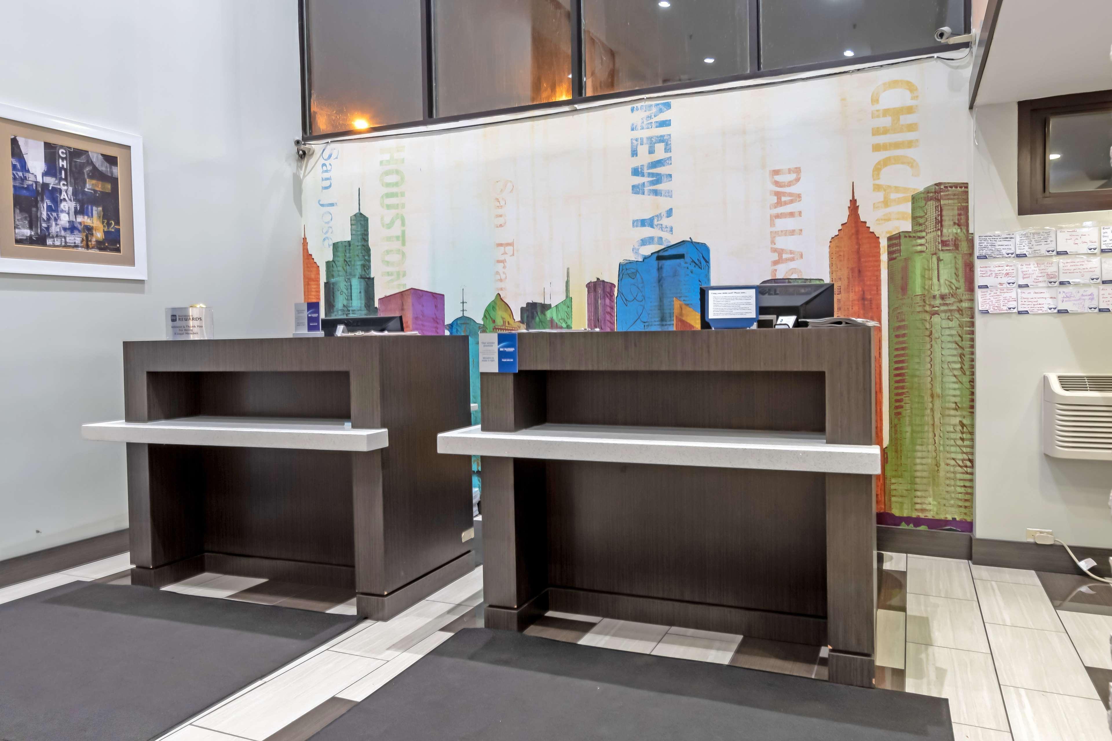 Vista Lobby Best Western At O'Hare