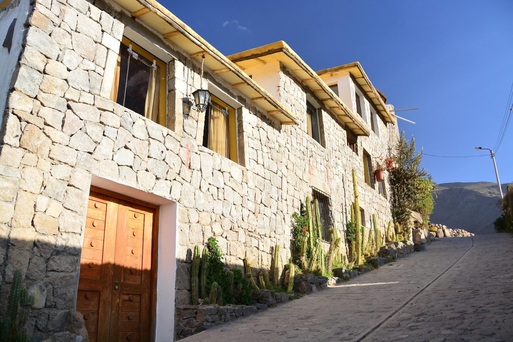 Vista Exterior Kuntur Wassi Colca Hotel