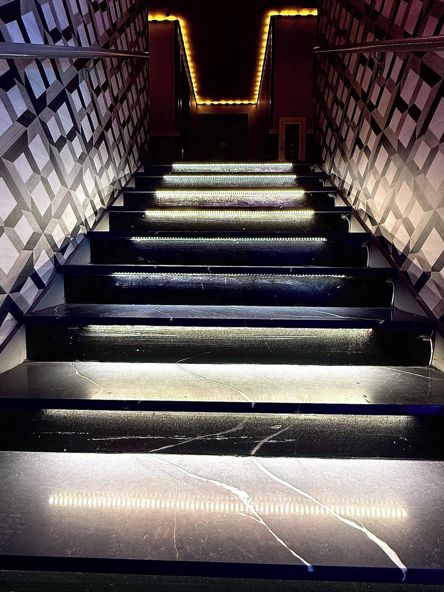 Varios Umbrella Hotel