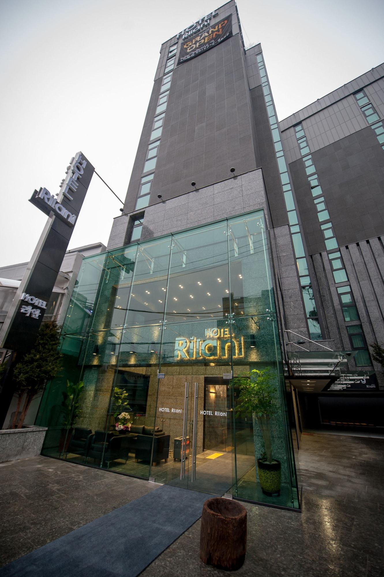 Vista Exterior Hotel Rian