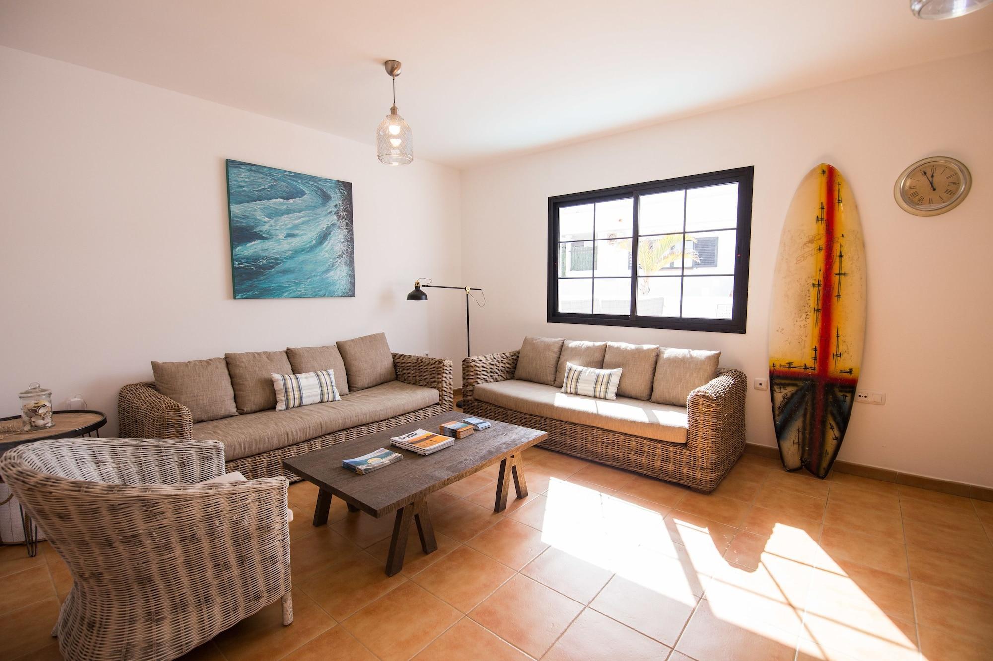 Vista Lobby Surfers Retreat - Hostel - Adults Only
