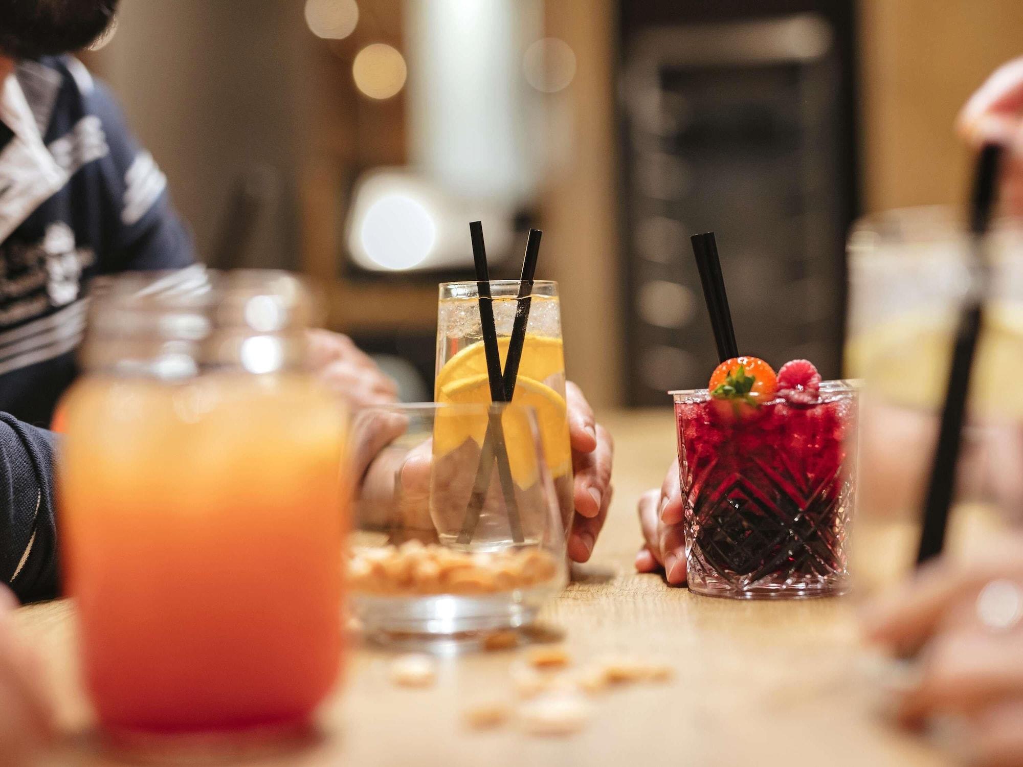 Bar/Salón Ibis Evry-Courcouronnes