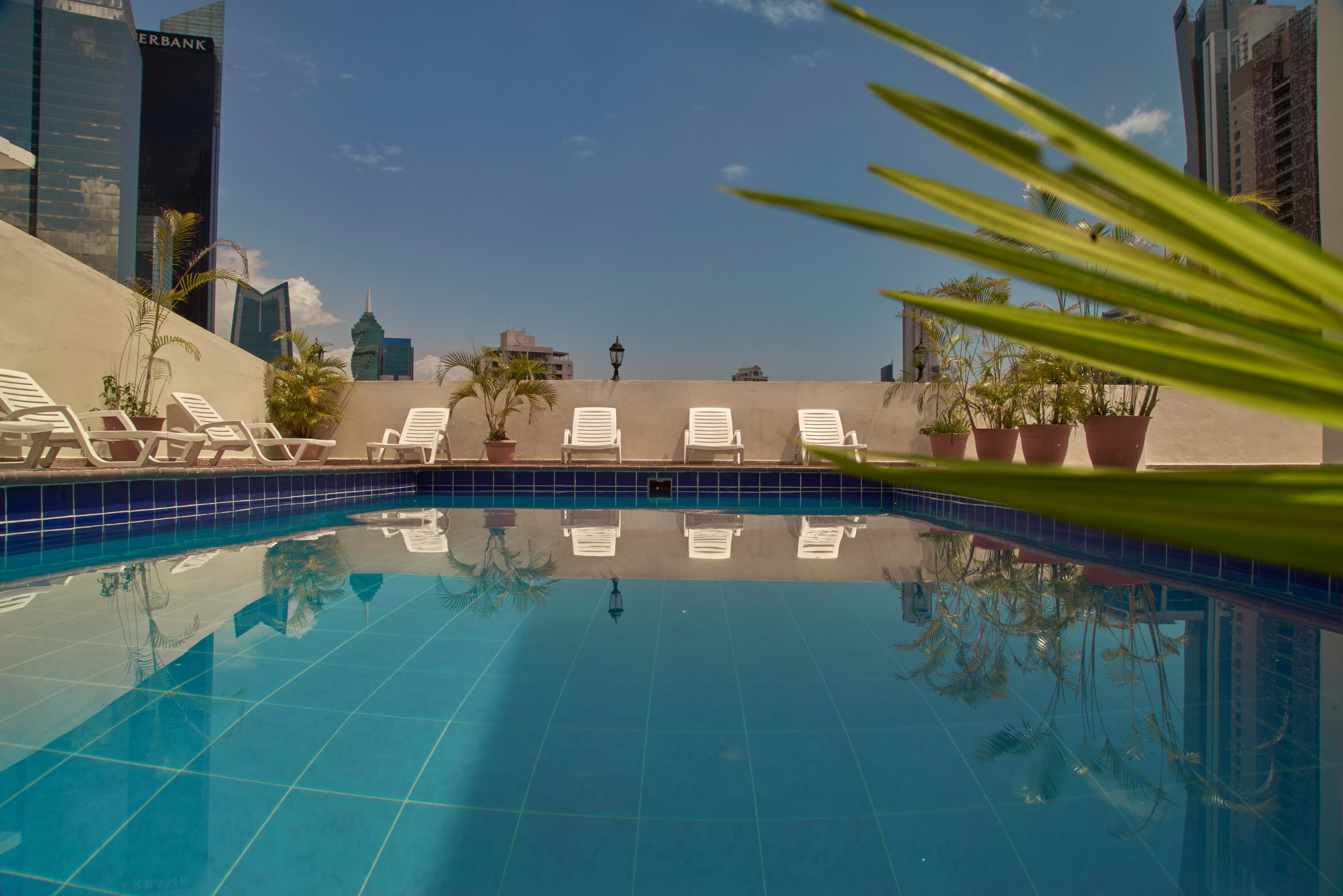 Vista Piscina Hotel Terranova