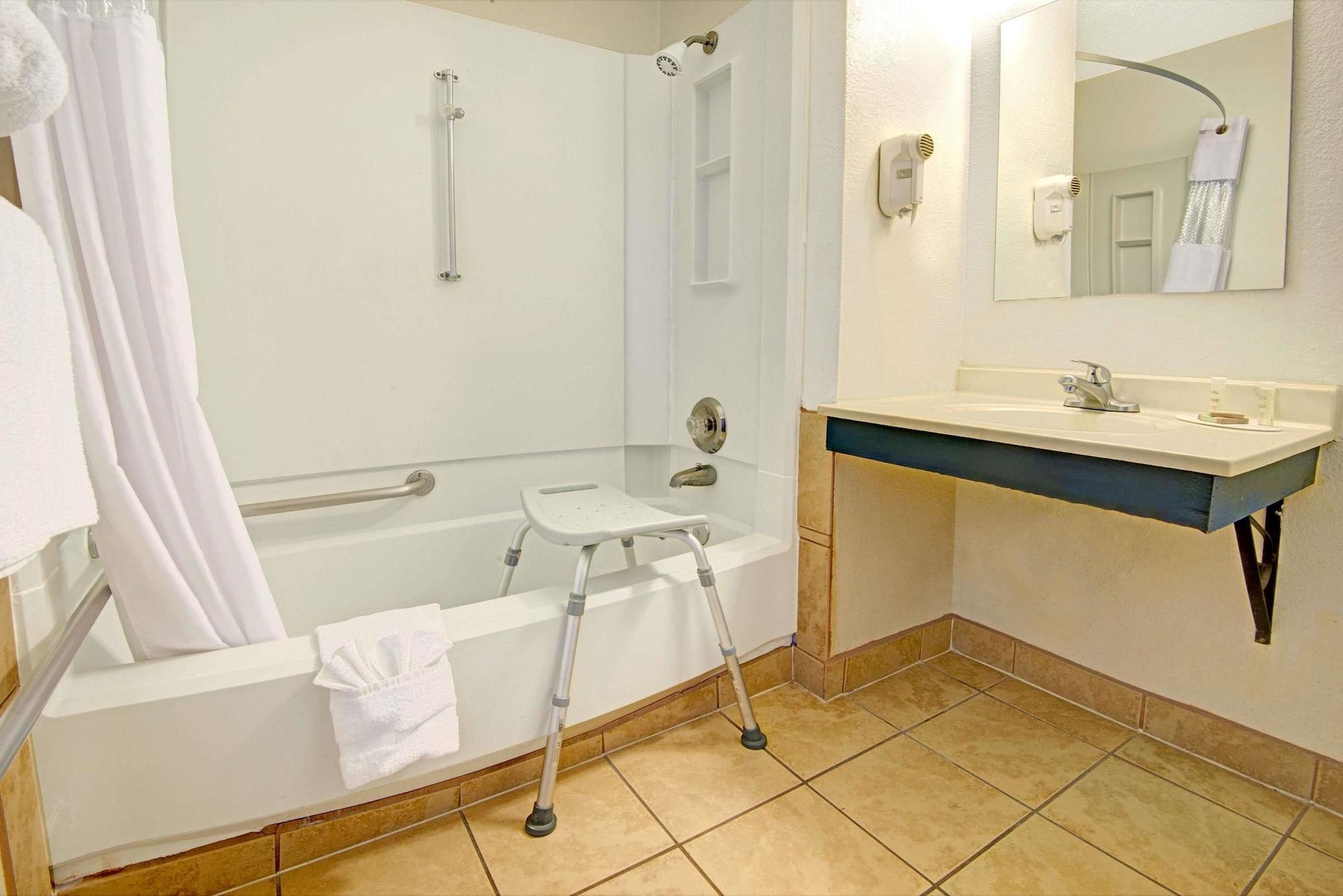 Equipamiento de Habitación Super 8 by Wyndham Las Cruces University Area