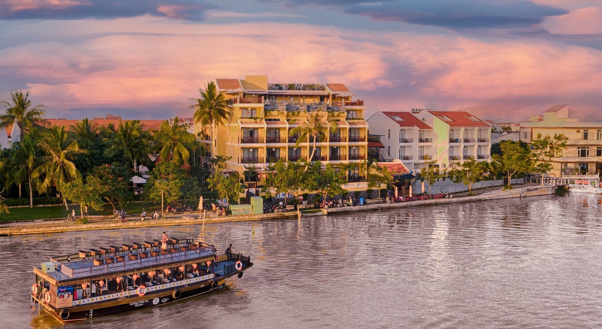 Vista Exterior Little Riverside. A Luxury Hotel & Spa