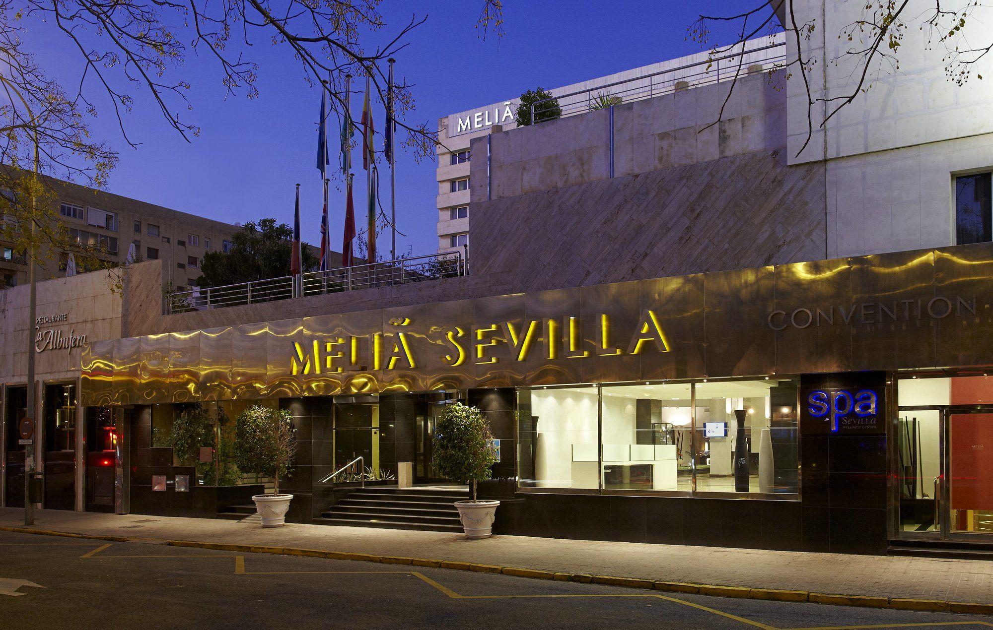 Vista da fachada Melia Sevilla