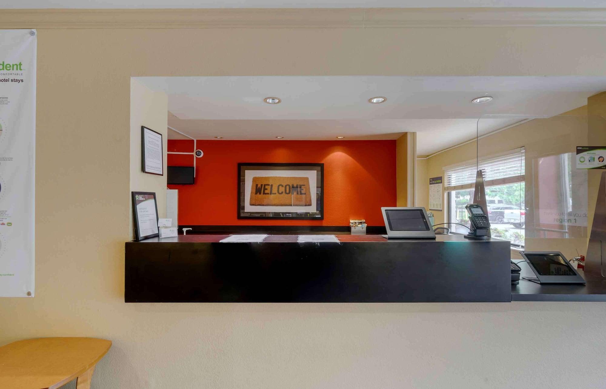 Vista Lobby Extended Stay America Select Suites Tampa Airport Memorial