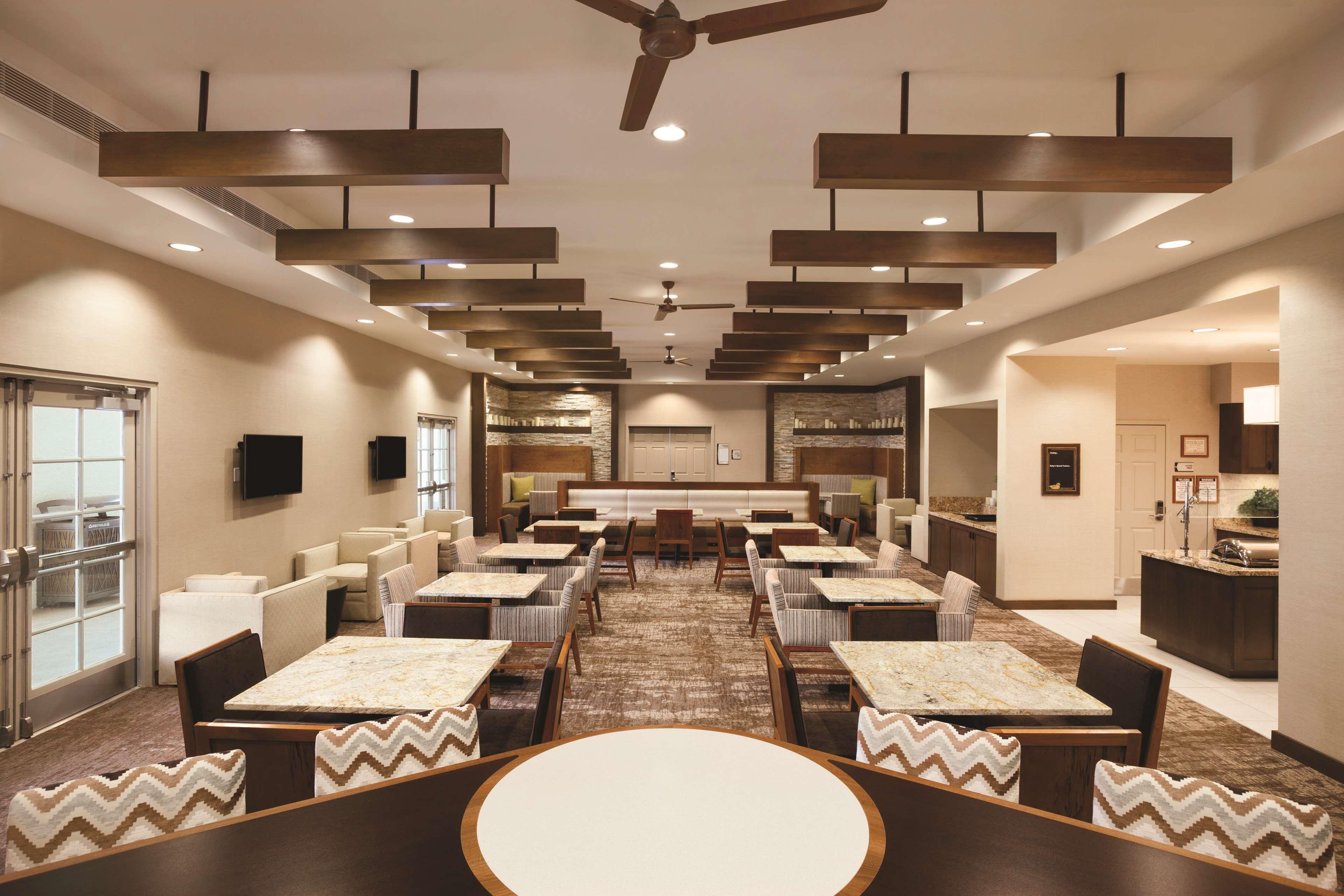 Vista Lobby Homewood Suites by Hilton Tucson/St. Philip's Plaza Univ
