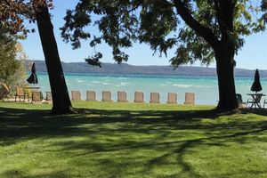 Alquiler Vacacional - Beautiful On Big Glen Lake Sandy Beach!