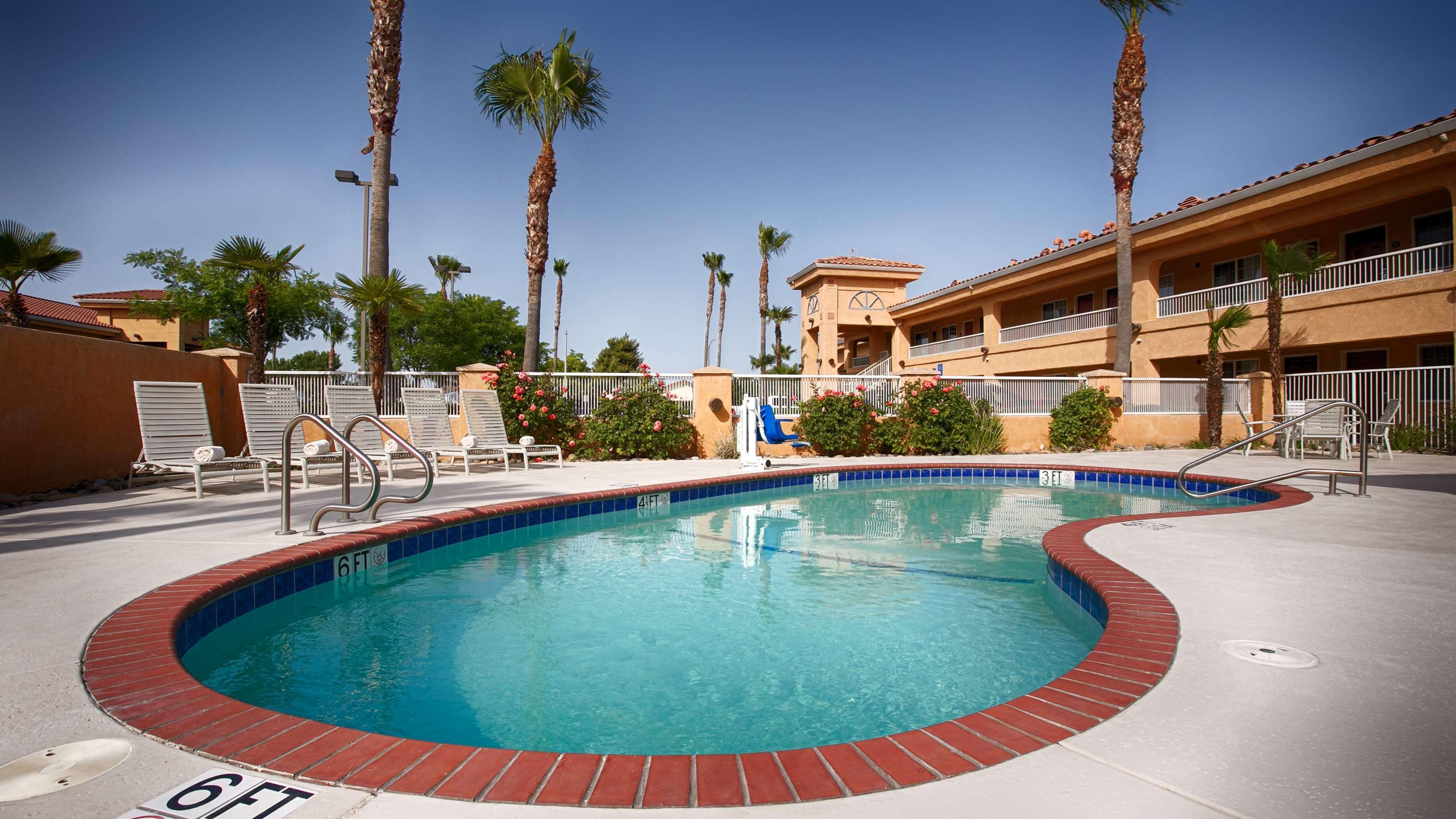 Vista Piscina Best Western Inn & Suites Lemoore