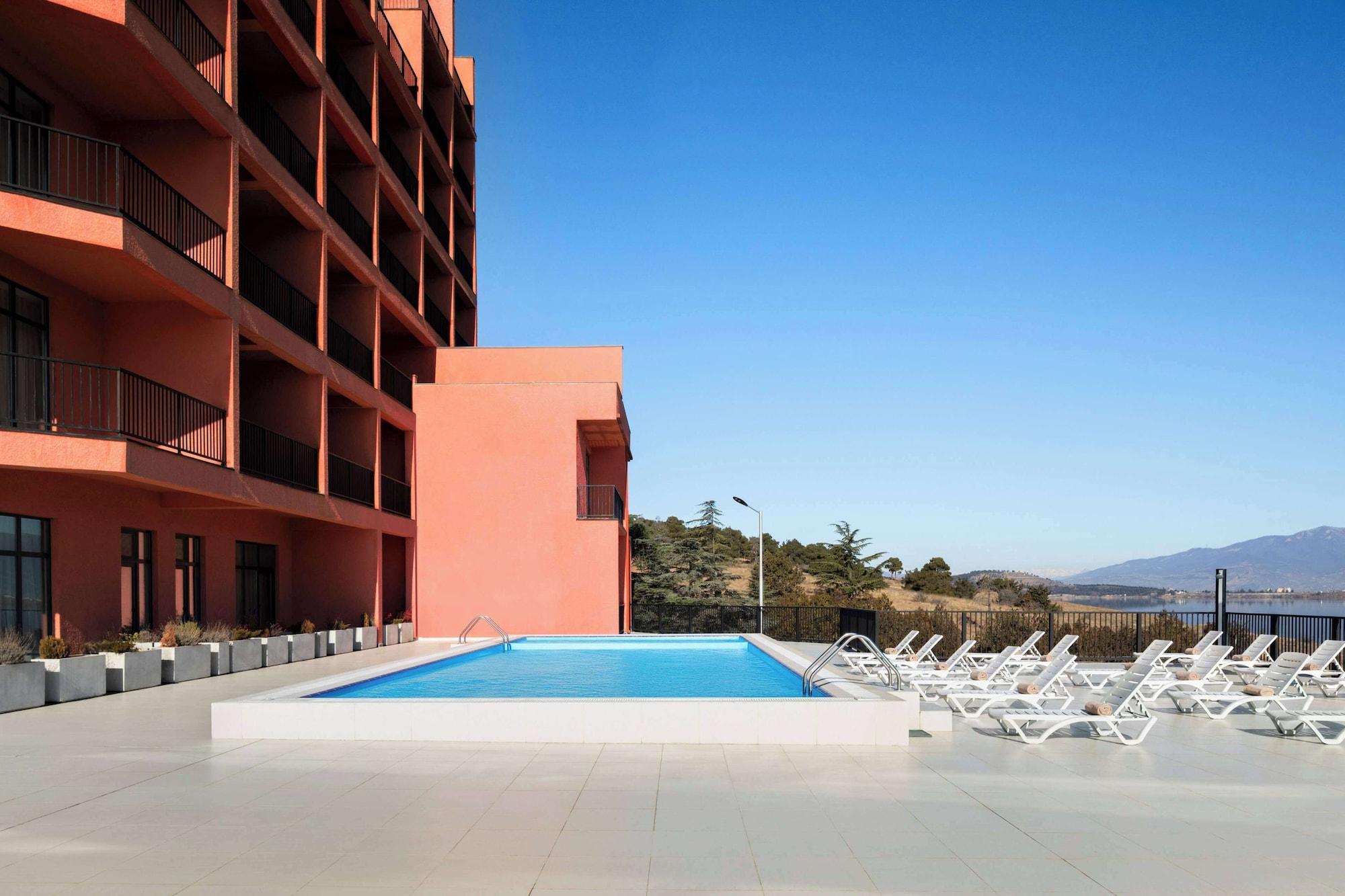 Vista Piscina Gino Seaside Tbilisi, Trademark Collection by Wyndham
