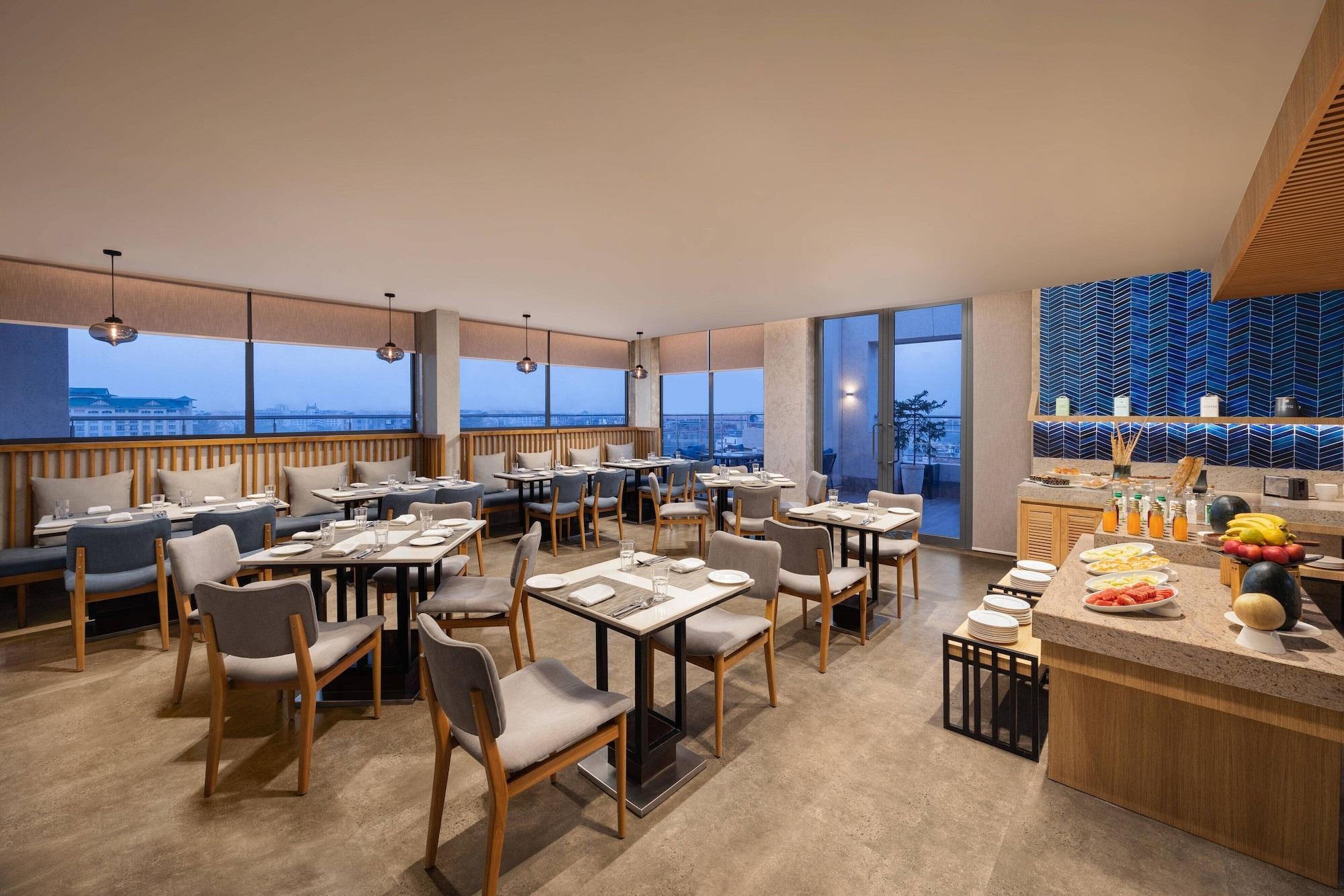 Restaurant Fairfield by Marriott Jaipur
