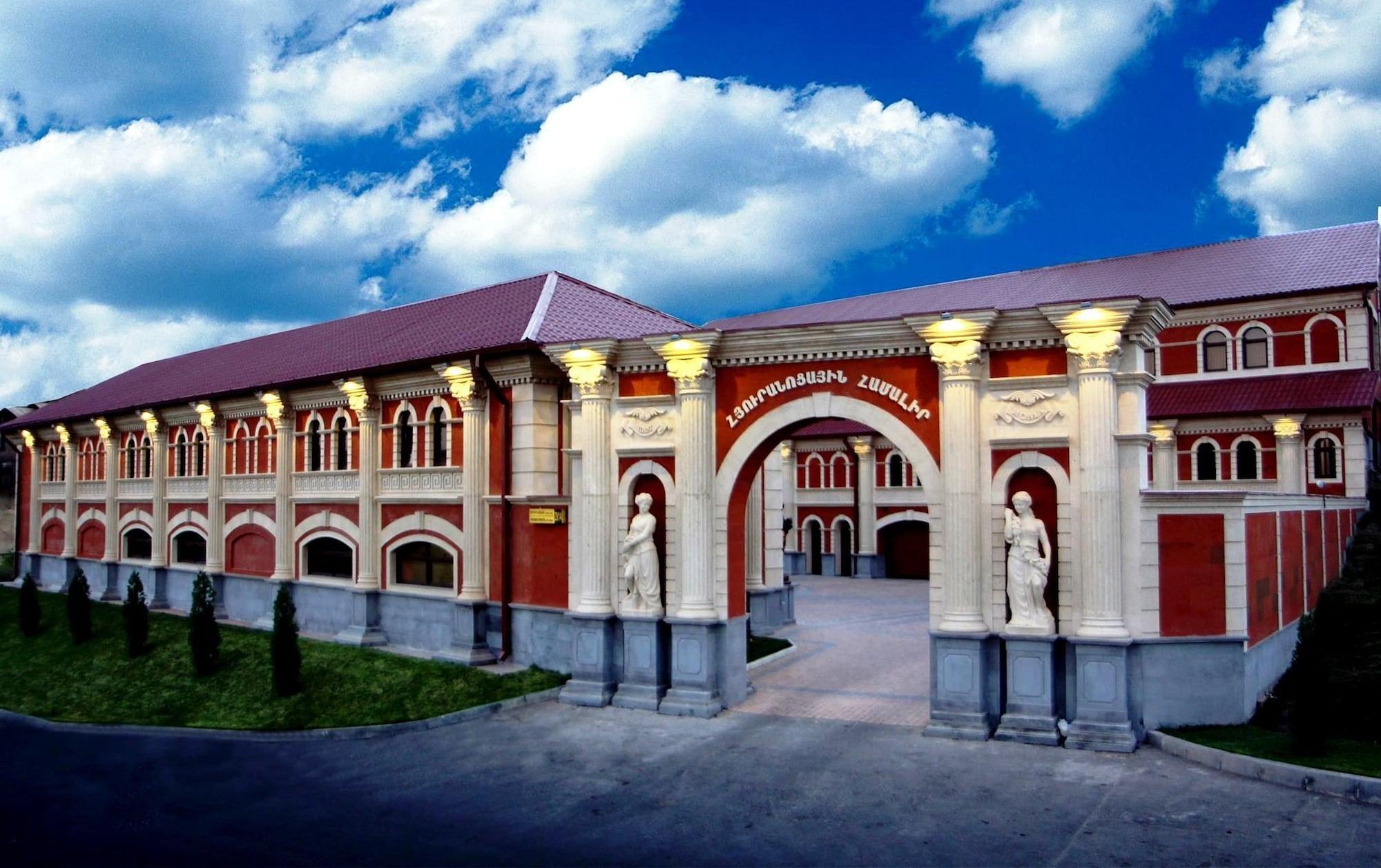 Varios Hotel Roma Yerevan & Tours