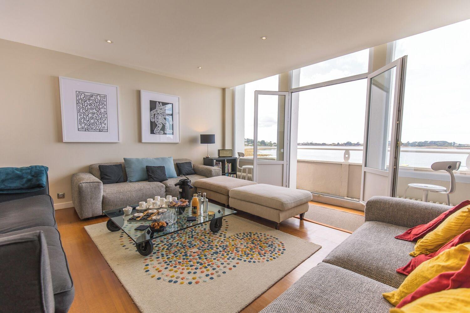 Vista Exterior Hôtel la Baie des Anges, son SPA marin et sa piscine couverte et chauffée