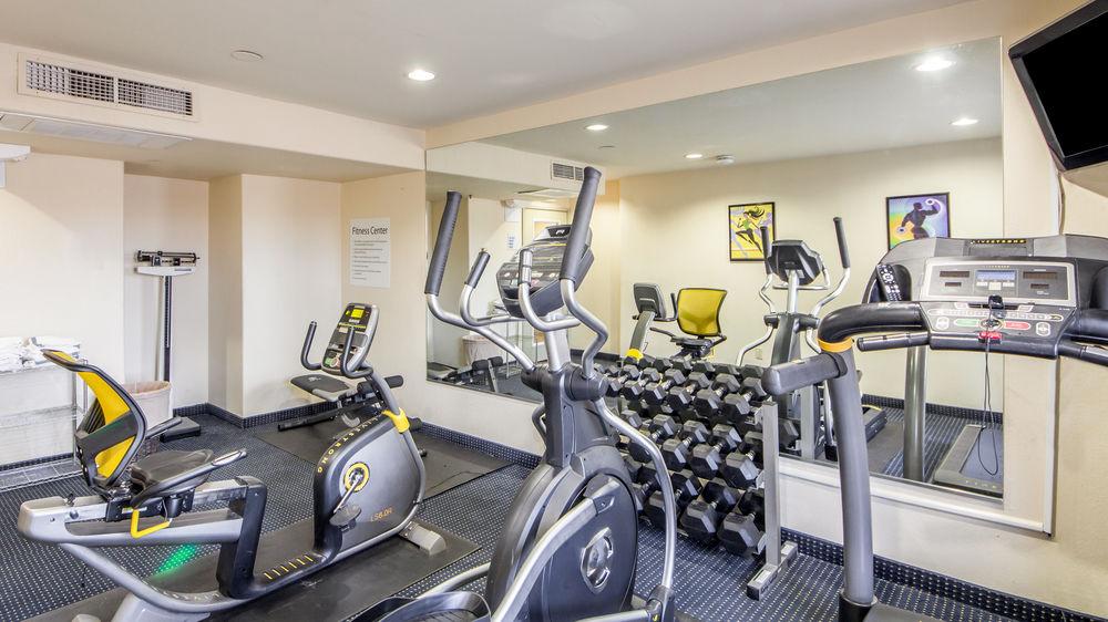 Gimnasio Quality Inn Tulsa - Downtown West