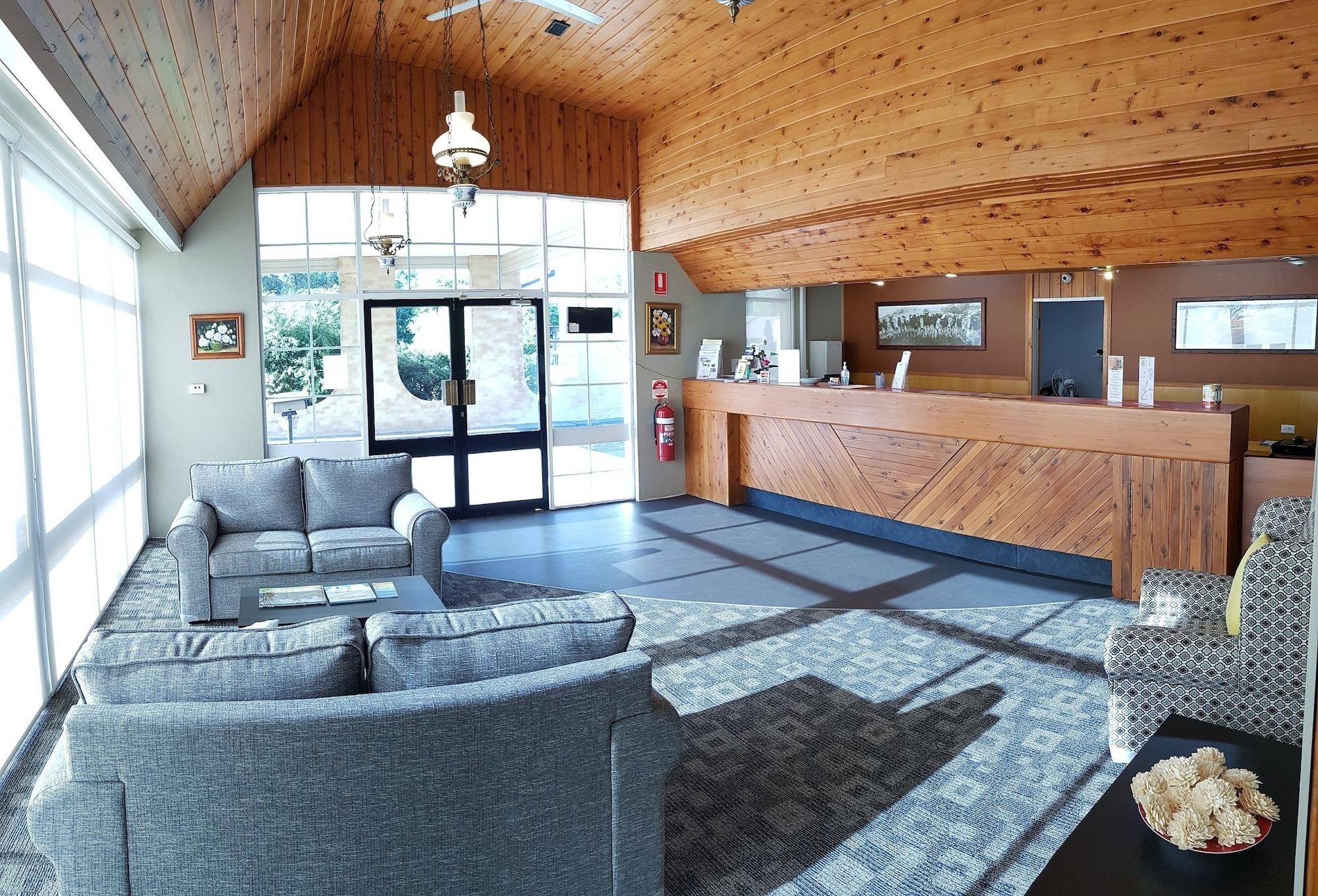 Vista Lobby Amber Court Motel, Coonabarabran