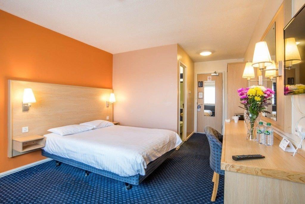 Varios Metro Inns Huddersfield