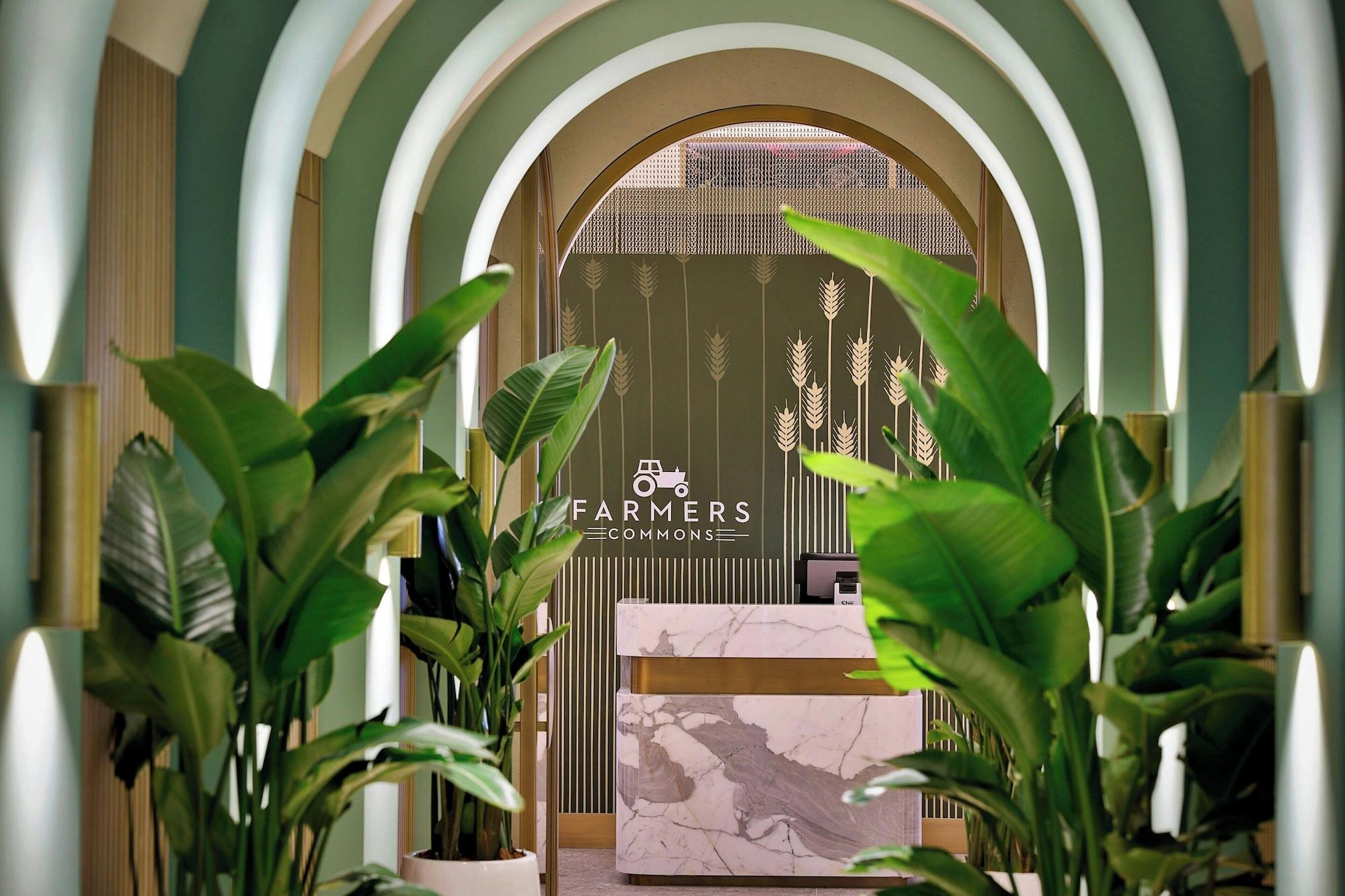 Restaurant Hotel Local Dubai, Jumeirah Village Triangle, Autograph Collection