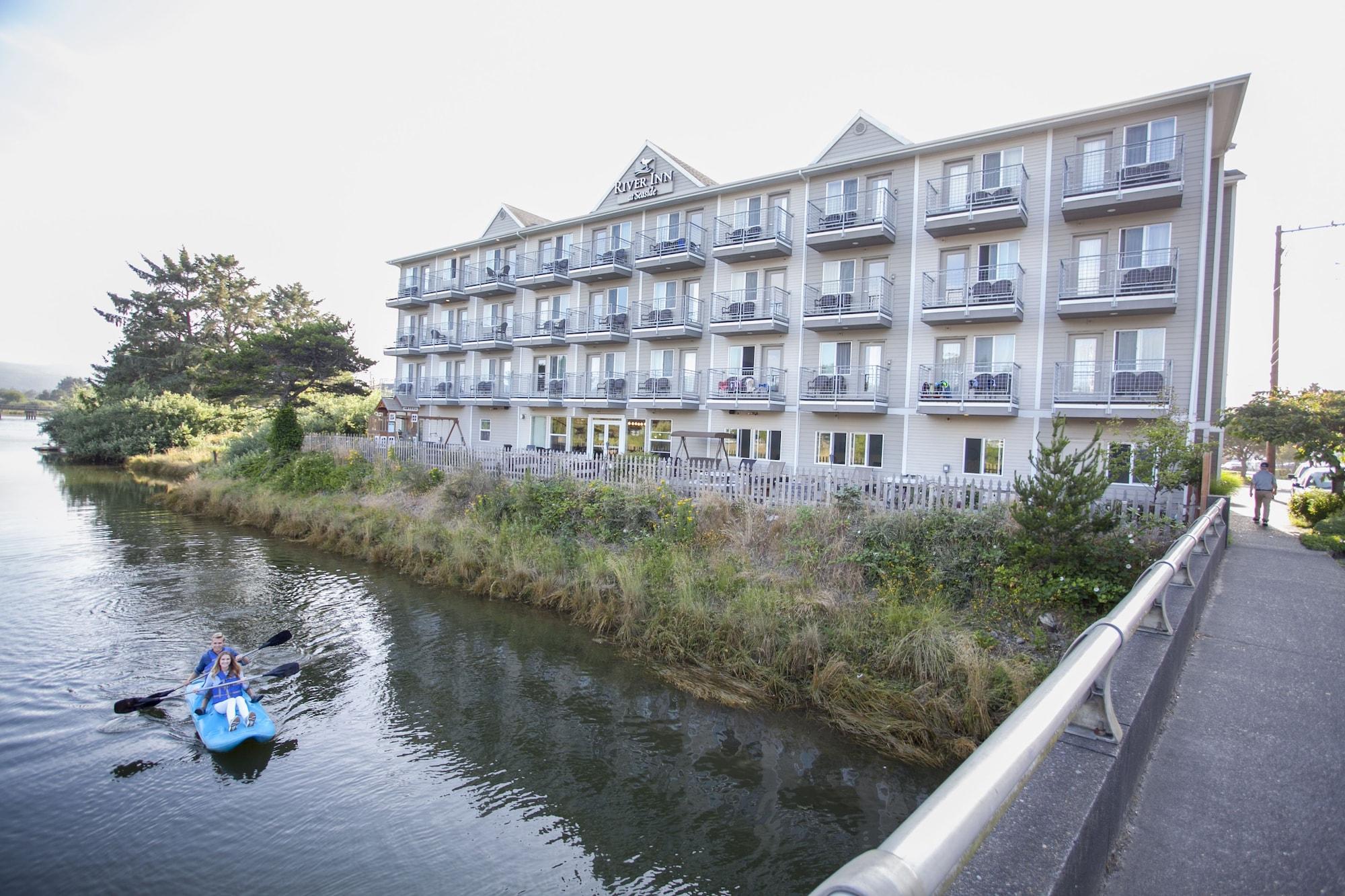 Vista Exterior River Inn at Seaside