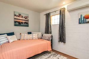Arriendo temporal - Bright & Cozy Mid Town Zen Yard Studio!