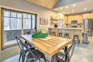 Alquiler Vacacional - Bellaire Family Cabin: All-season Retreat!