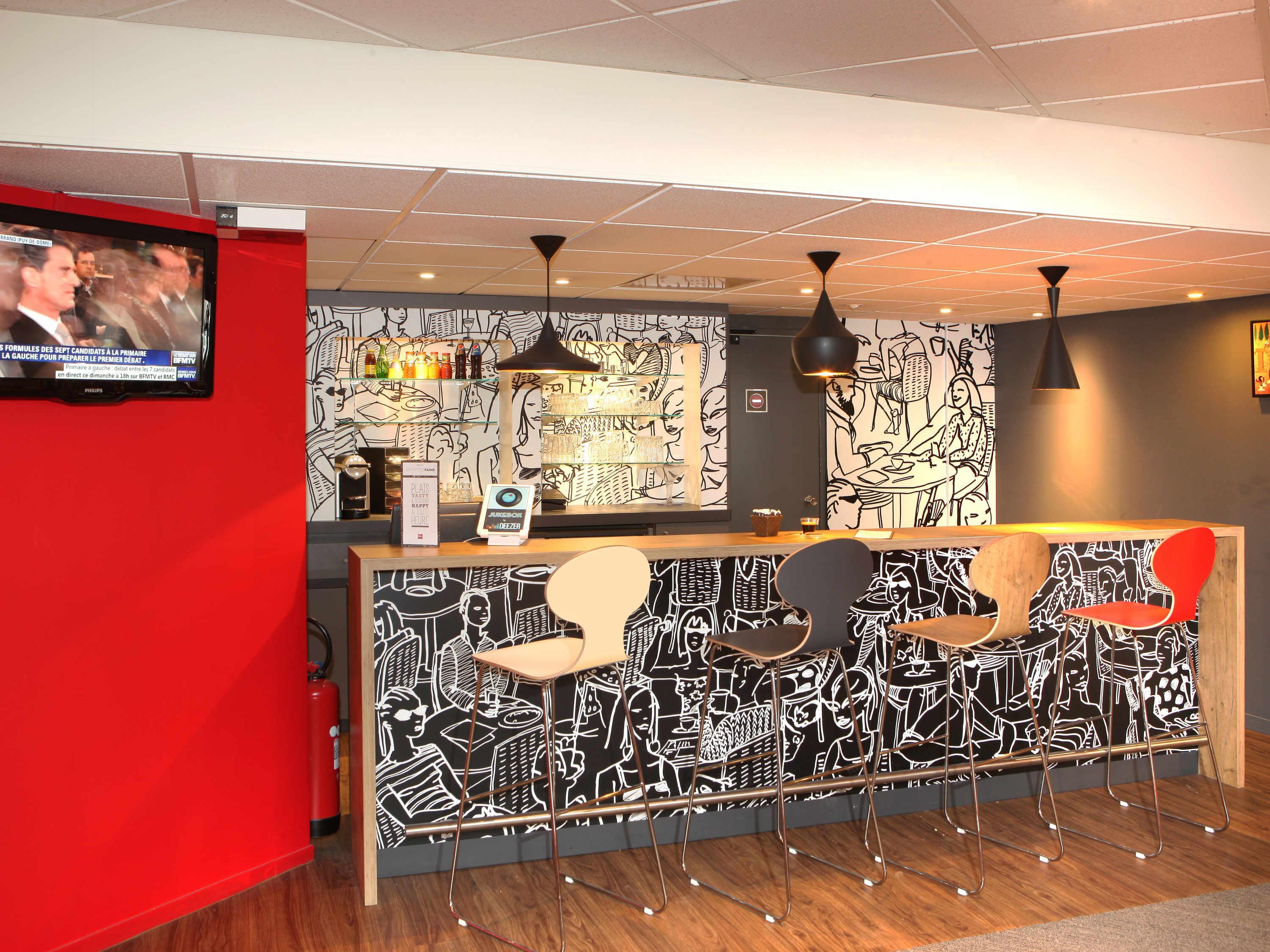 Bar/Salón ibis Poitiers Sud