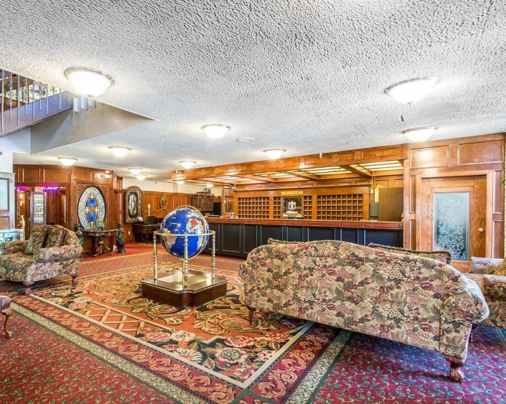 Vista Lobby The Boulder Broker