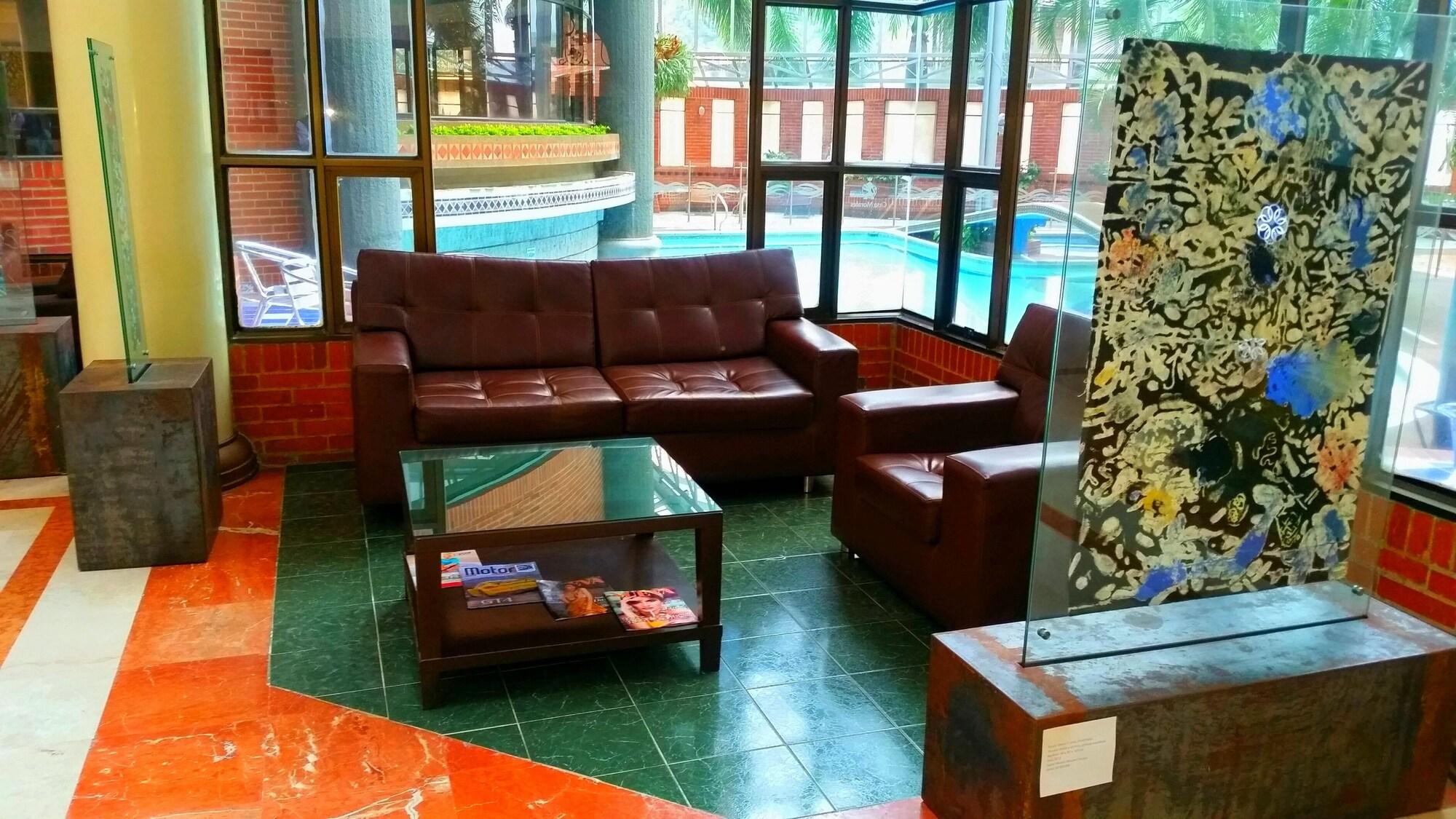Vista Lobby Casa Morales Hotel Internacional y Centro de Convenciones