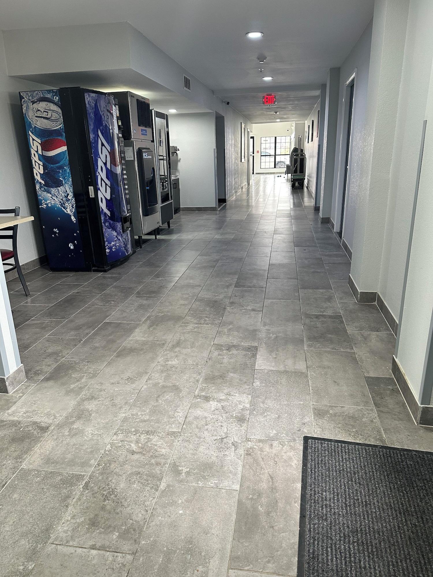 Vista Lobby Studio 6 Claremore, OK