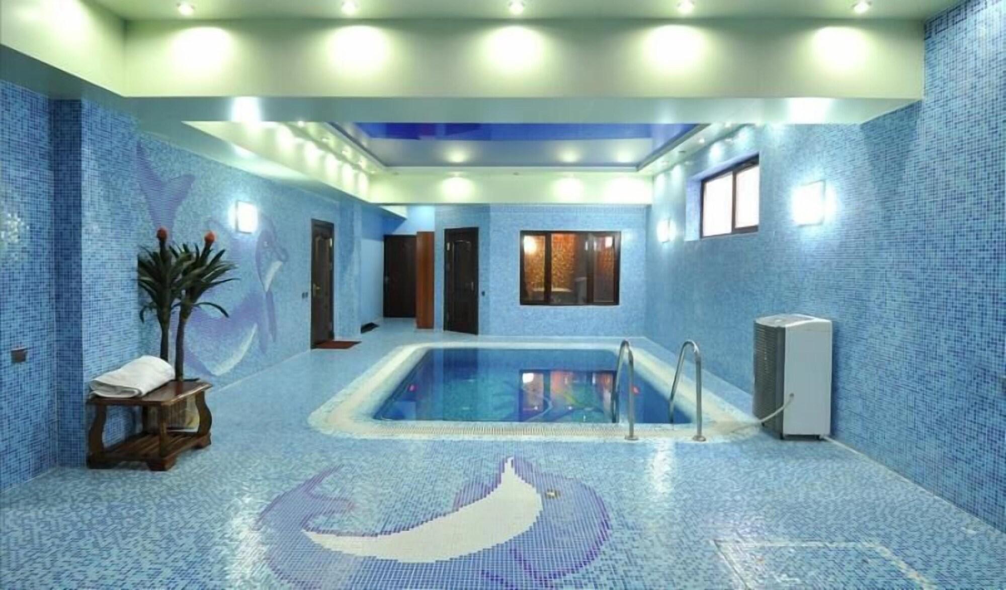 Vista Piscina Hayot Hotel