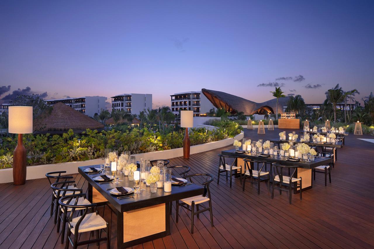 Vista Exterior Secrets Playa Blanca Costa Mujeres