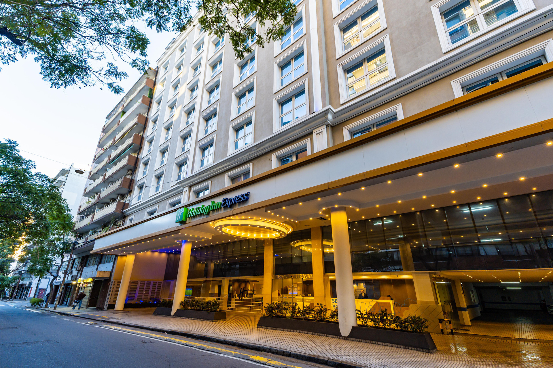 Vista Exterior Holiday Inn Express Rosario, an IHG Hotel