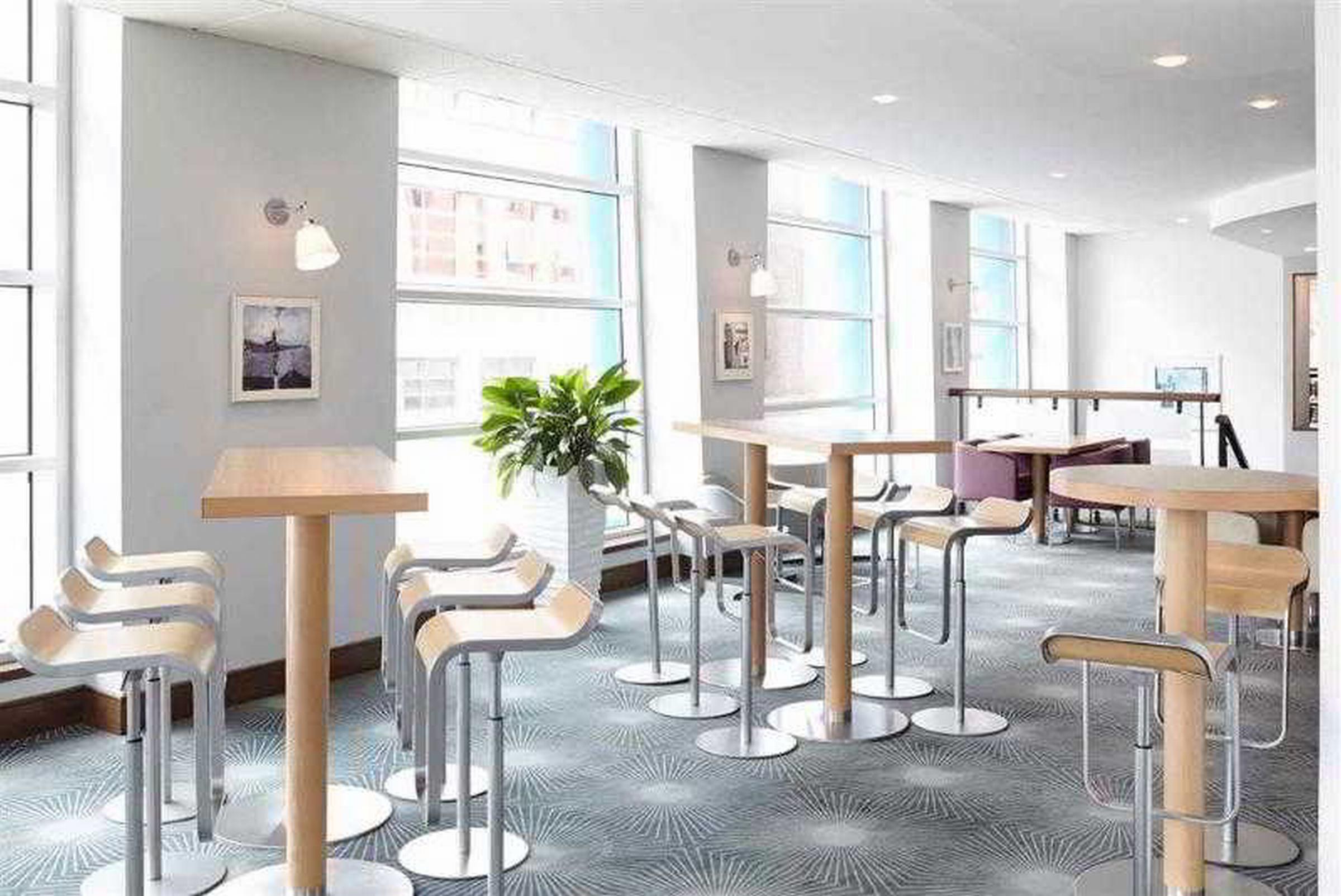 Vista Lobby Novotel Glasgow Centre