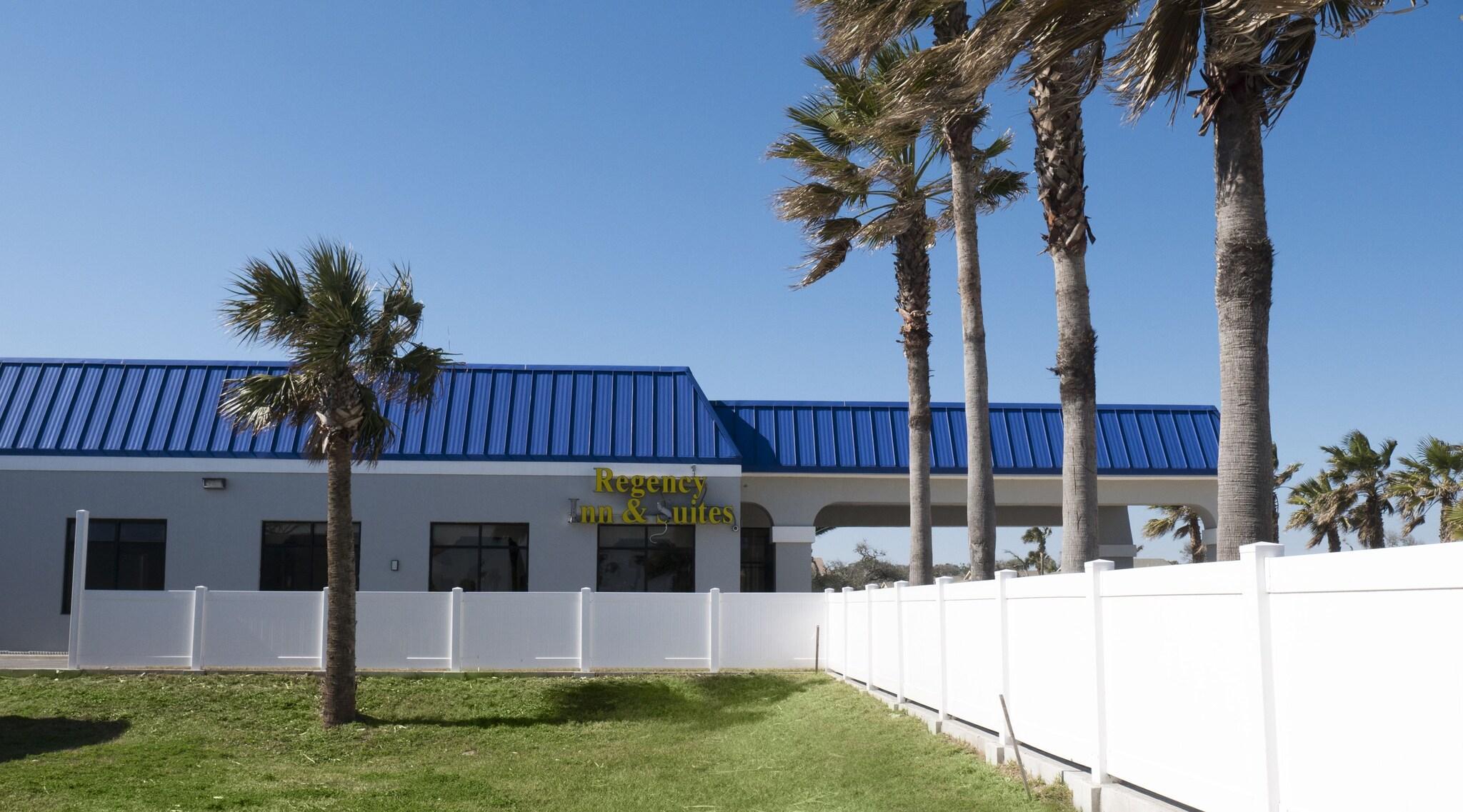 Varios Regency Inn & Suites
