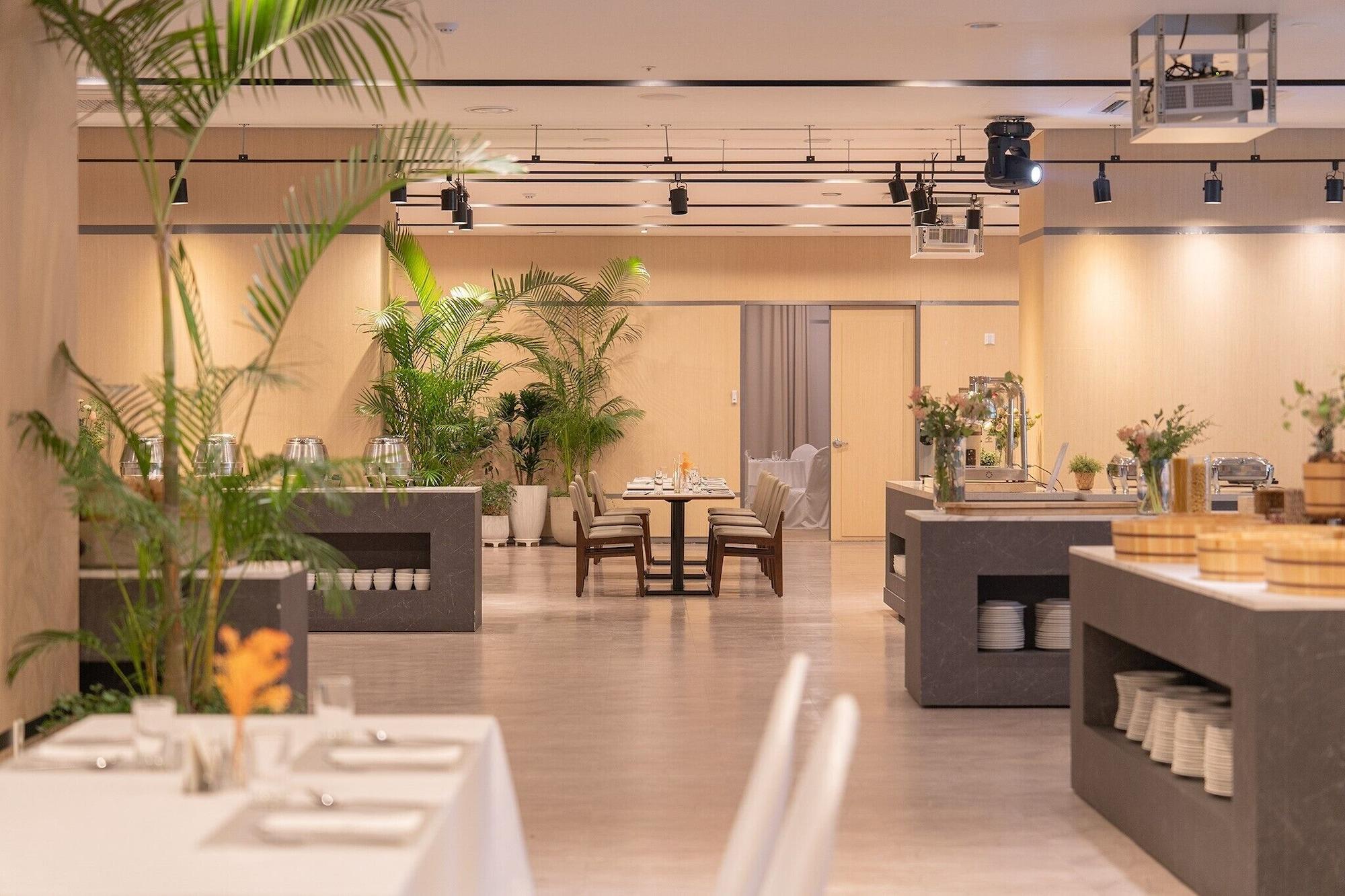 Restaurant Ramada by Wyndham Yongin