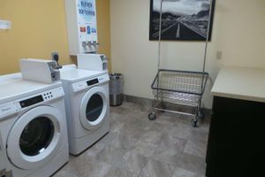 Alojamiento - SureStay Plus Hotel by Best Western Alvin