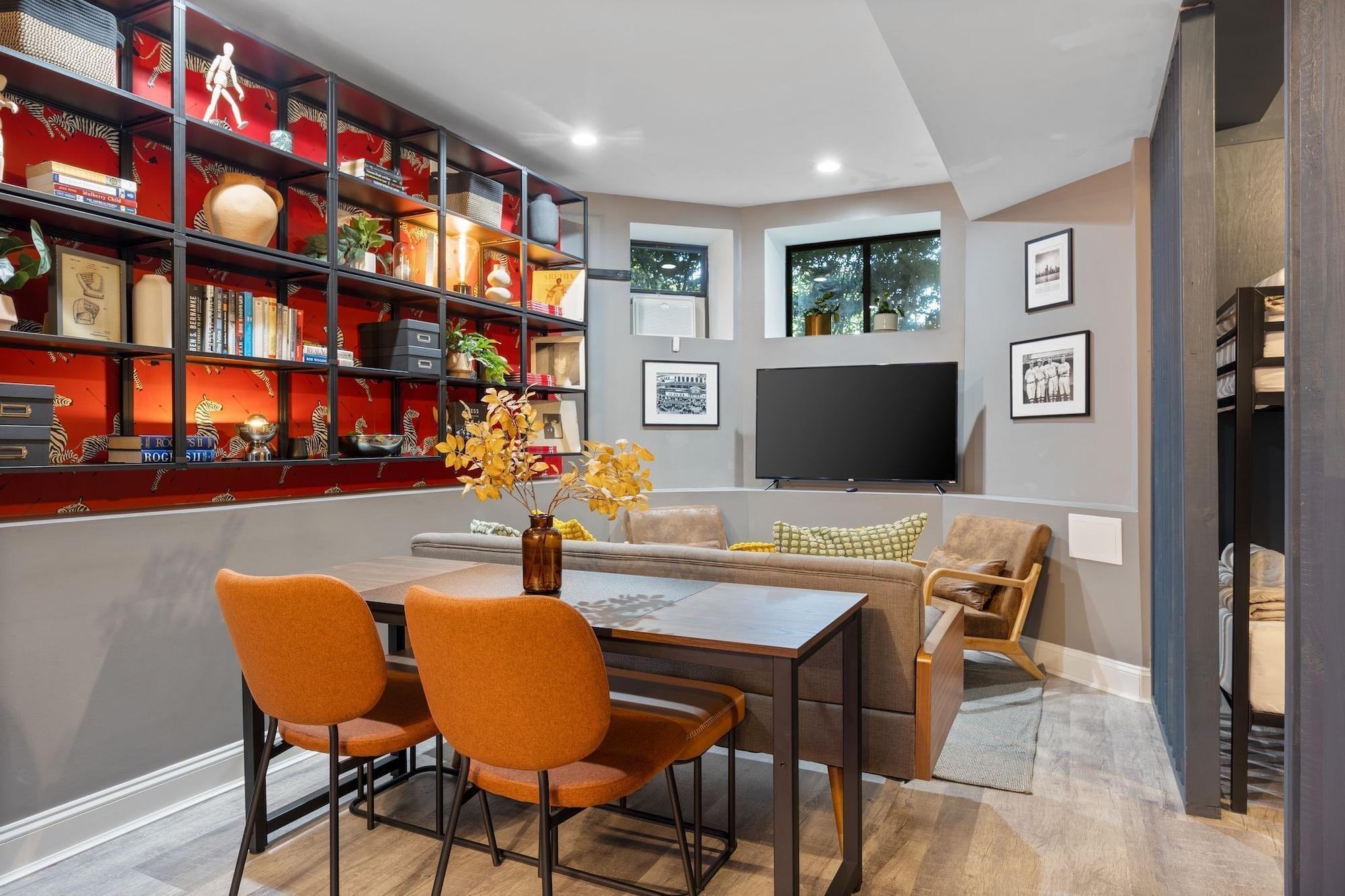 Restaurant Wrigleyville Suites